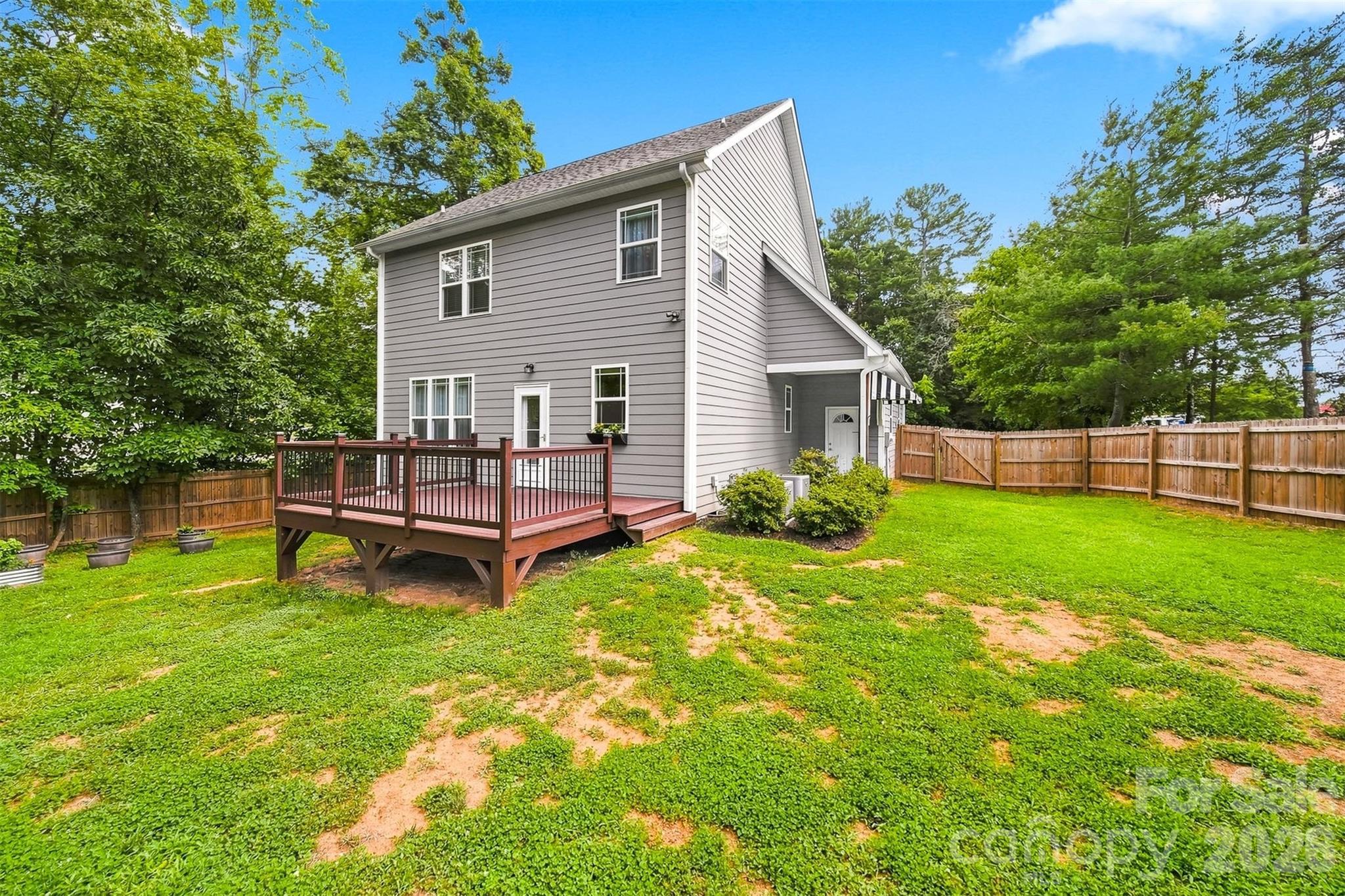 Single Family Residence at 5810 Dwayne Starnes Drive, Hickory, photo 31 of 42
