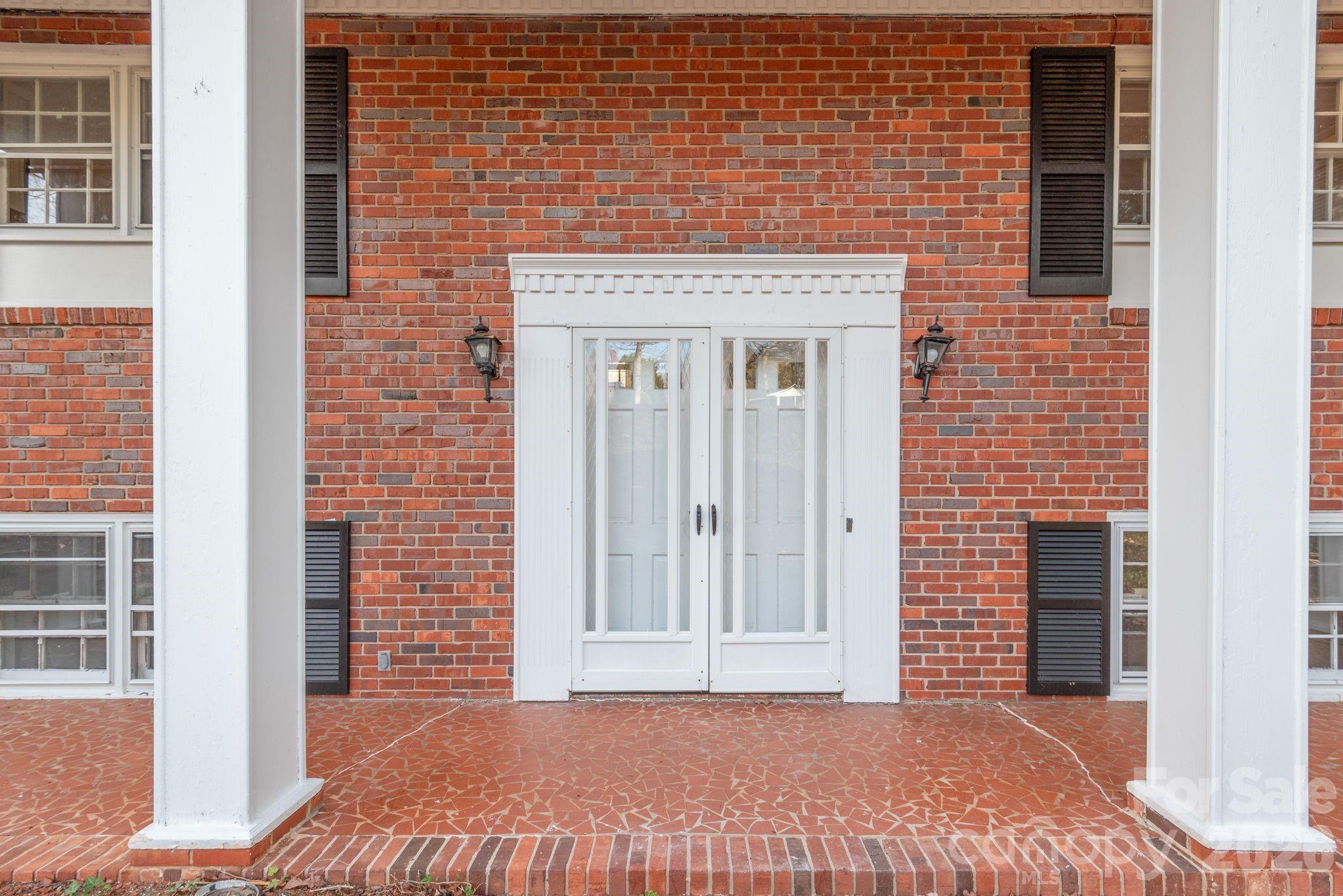 Front Porch - 624 Brentwood Court, Winston Salem