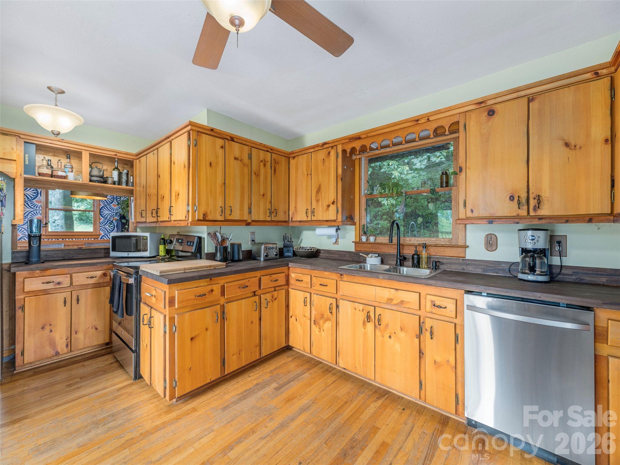 Single Family Residence at 215 Hall Top Road, Waynesville, photo 9 of 35