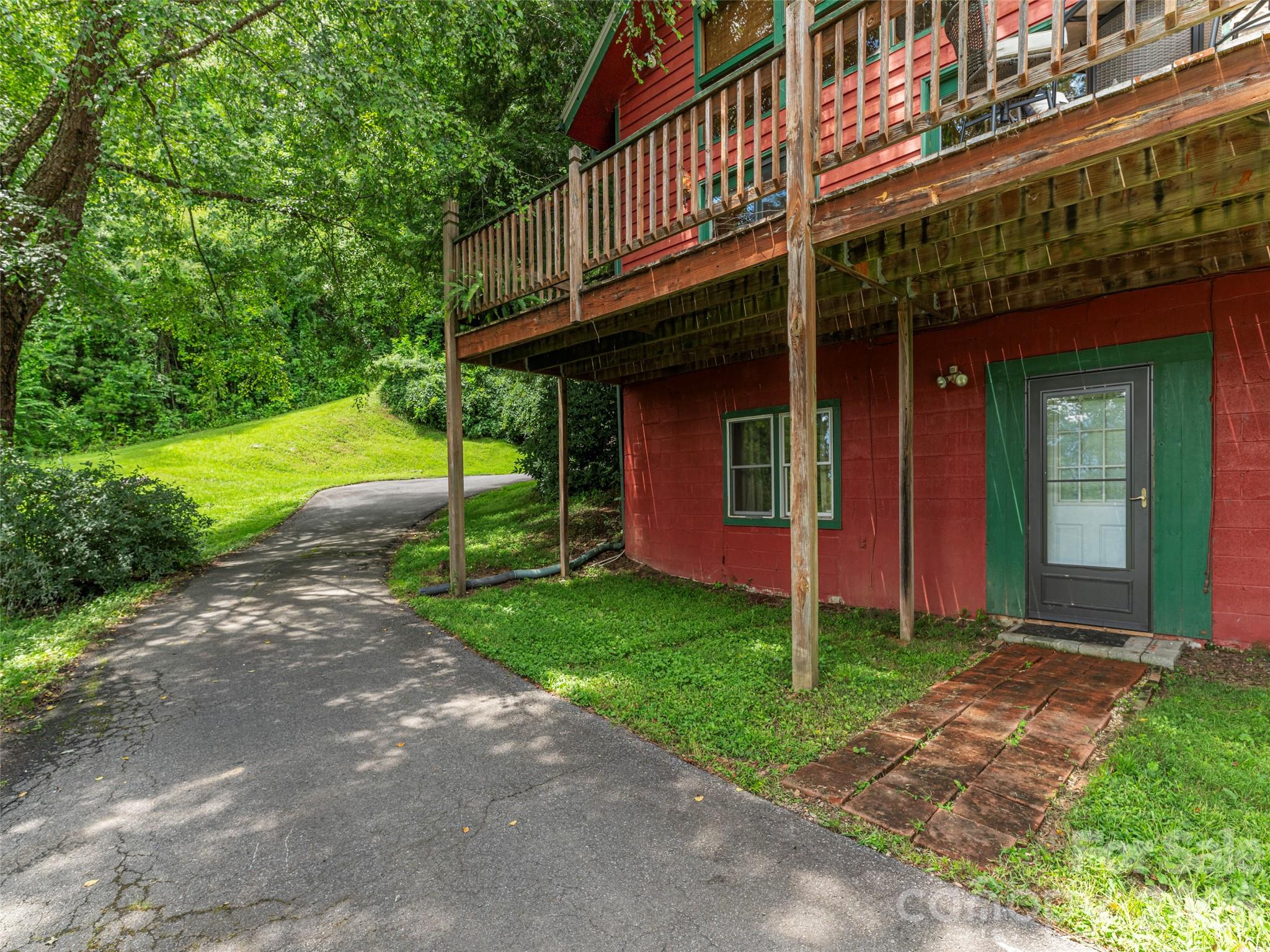 Single Family Residence at 215 Hall Top Road, Waynesville, photo 26 of 35