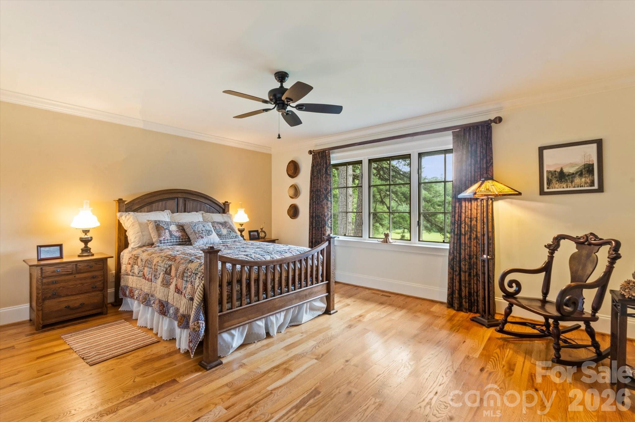 Spacious Upper Bedroom - 6 Jasmine Lane, Brevard