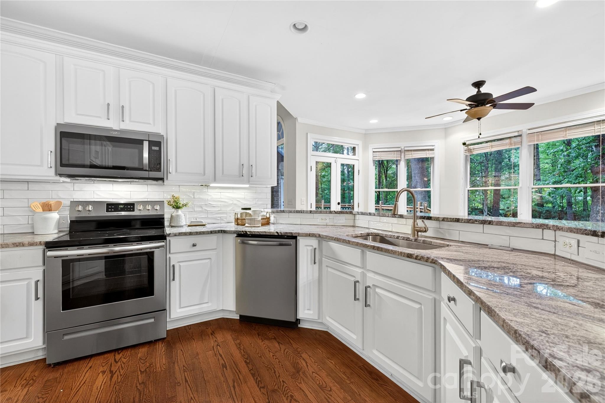 Single Family Residence at 6424 Antioch Court, Matthews, photo 8 of 14