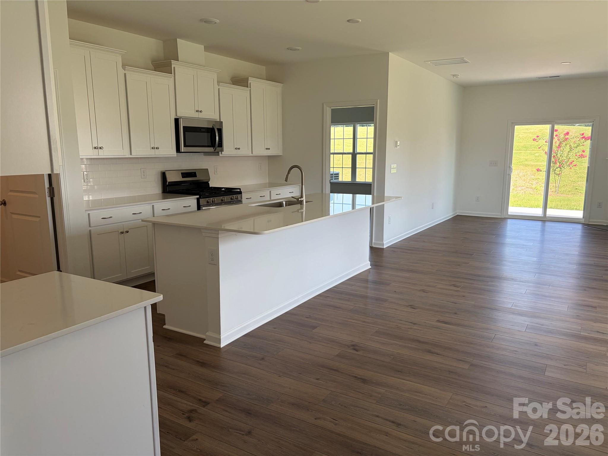 Single Family Residence at 2075 Morning Gold Drive, Maiden, photo 4 of 24