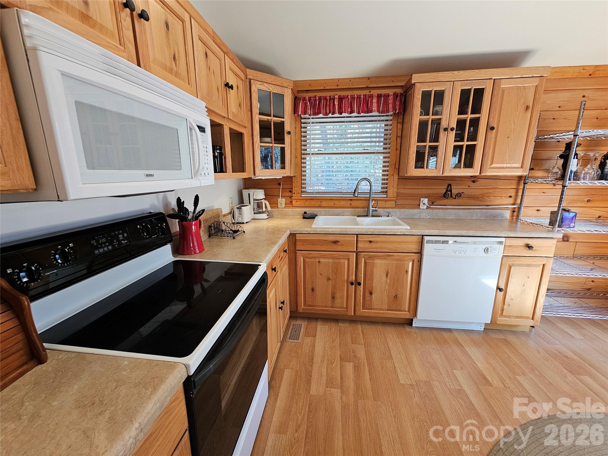 Single Family Residence at 194 Long Ridge Drive, Lake Lure, photo 8 of 44