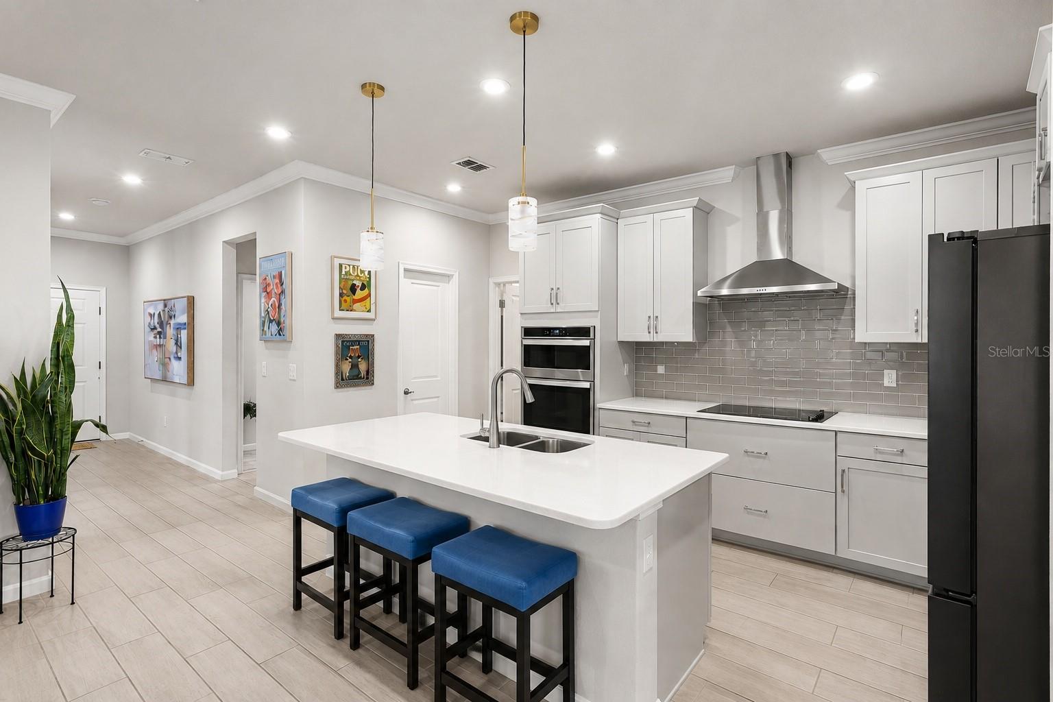 Single Family Residence at 12458 SOMATIC CT, VENICE, photo 10 of 47