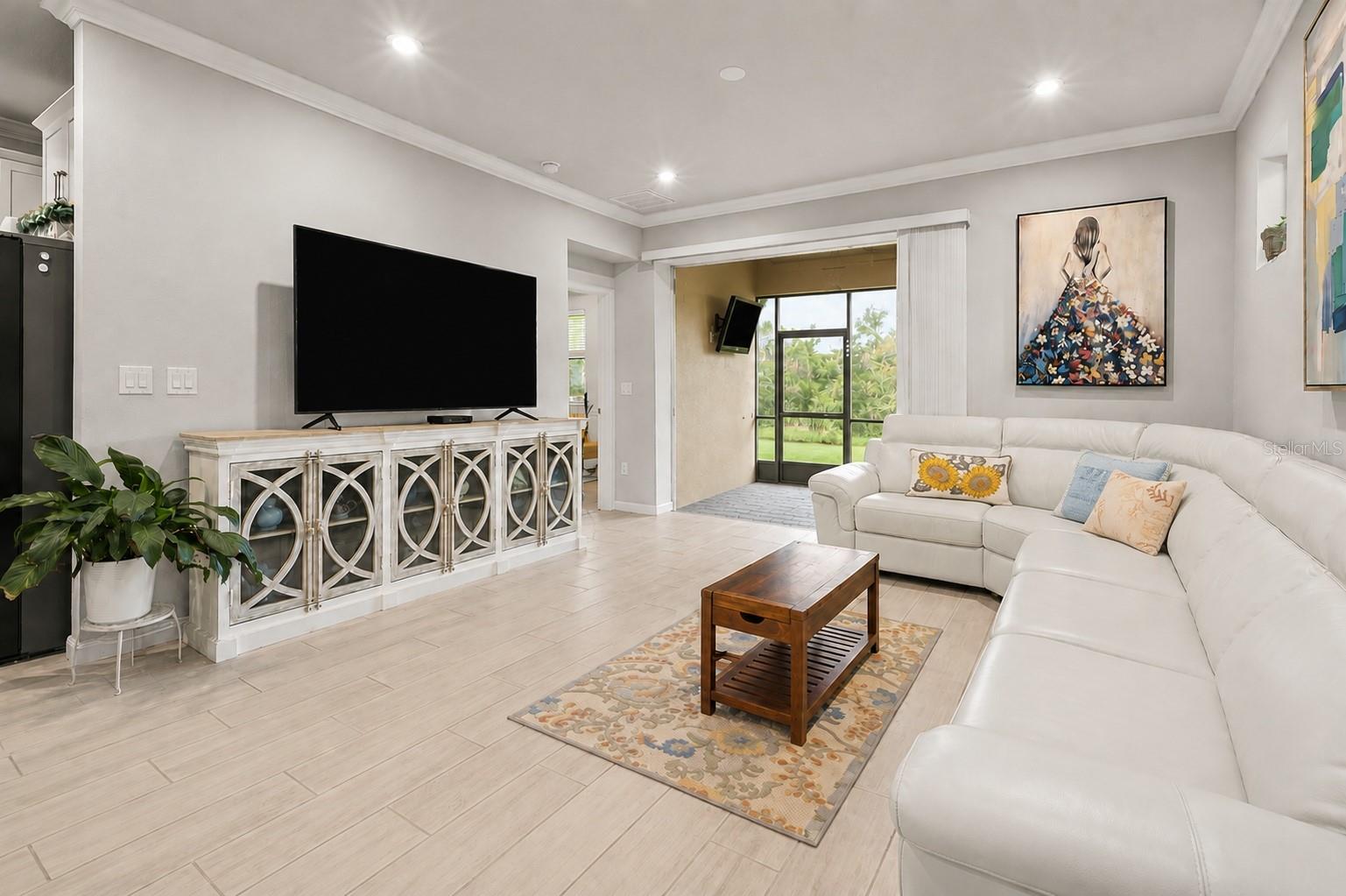 Open Concept Living - 12458 SOMATIC CT, VENICE