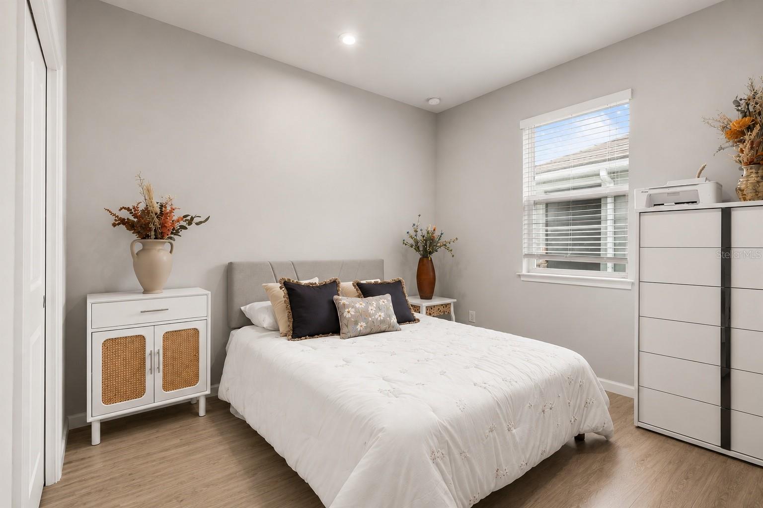 Spacious Guest Room - 12458 SOMATIC CT, VENICE