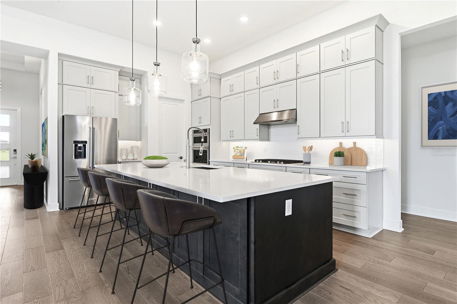 Virtually staged - 17547 PALMISTE DR, BRADENTON