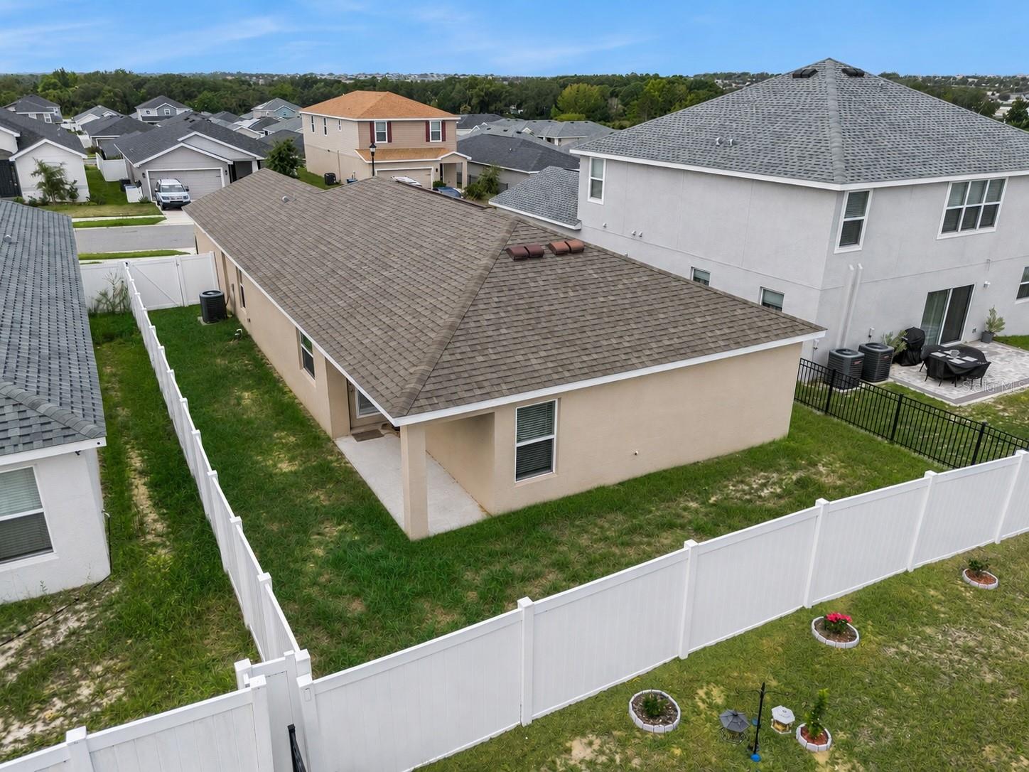 Backyard - 2024 NOBLE DR, DAVENPORT