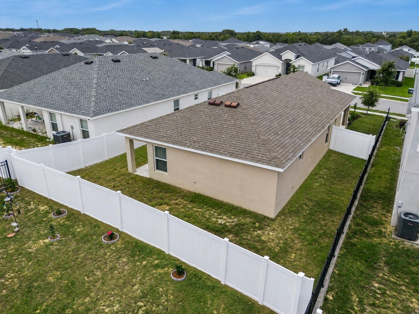 Backyard - 2024 NOBLE DR, DAVENPORT