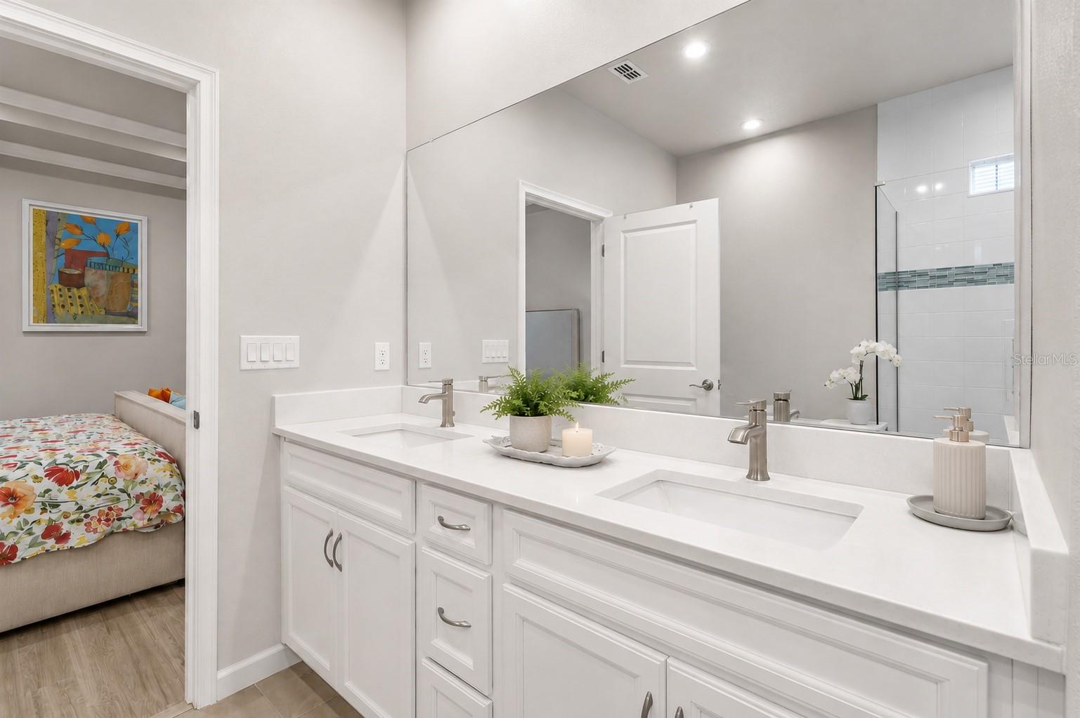 Spacious Primary Bath - 12458 SOMATIC CT, VENICE