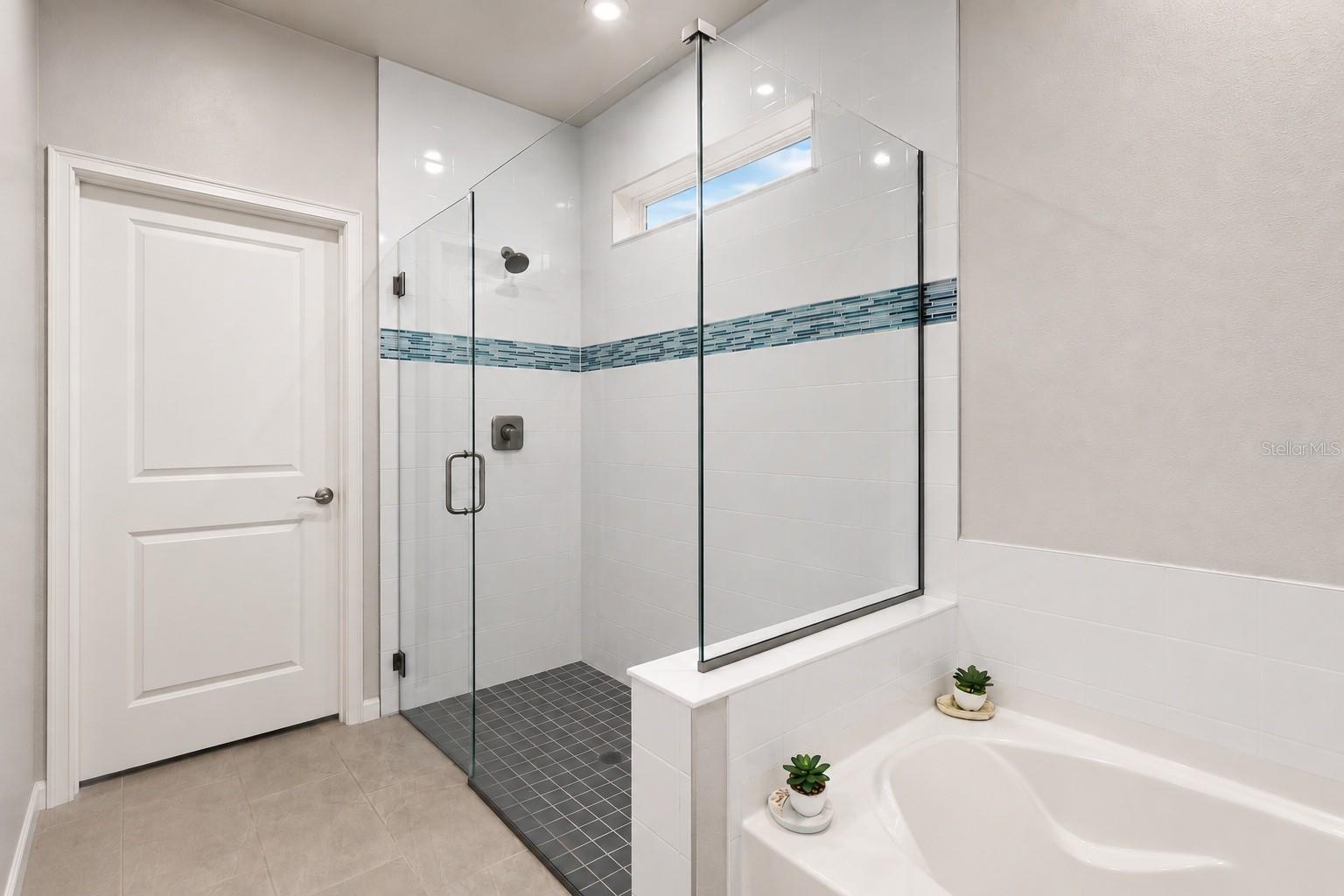 Luxury Primary Bathroom - 12458 SOMATIC CT, VENICE