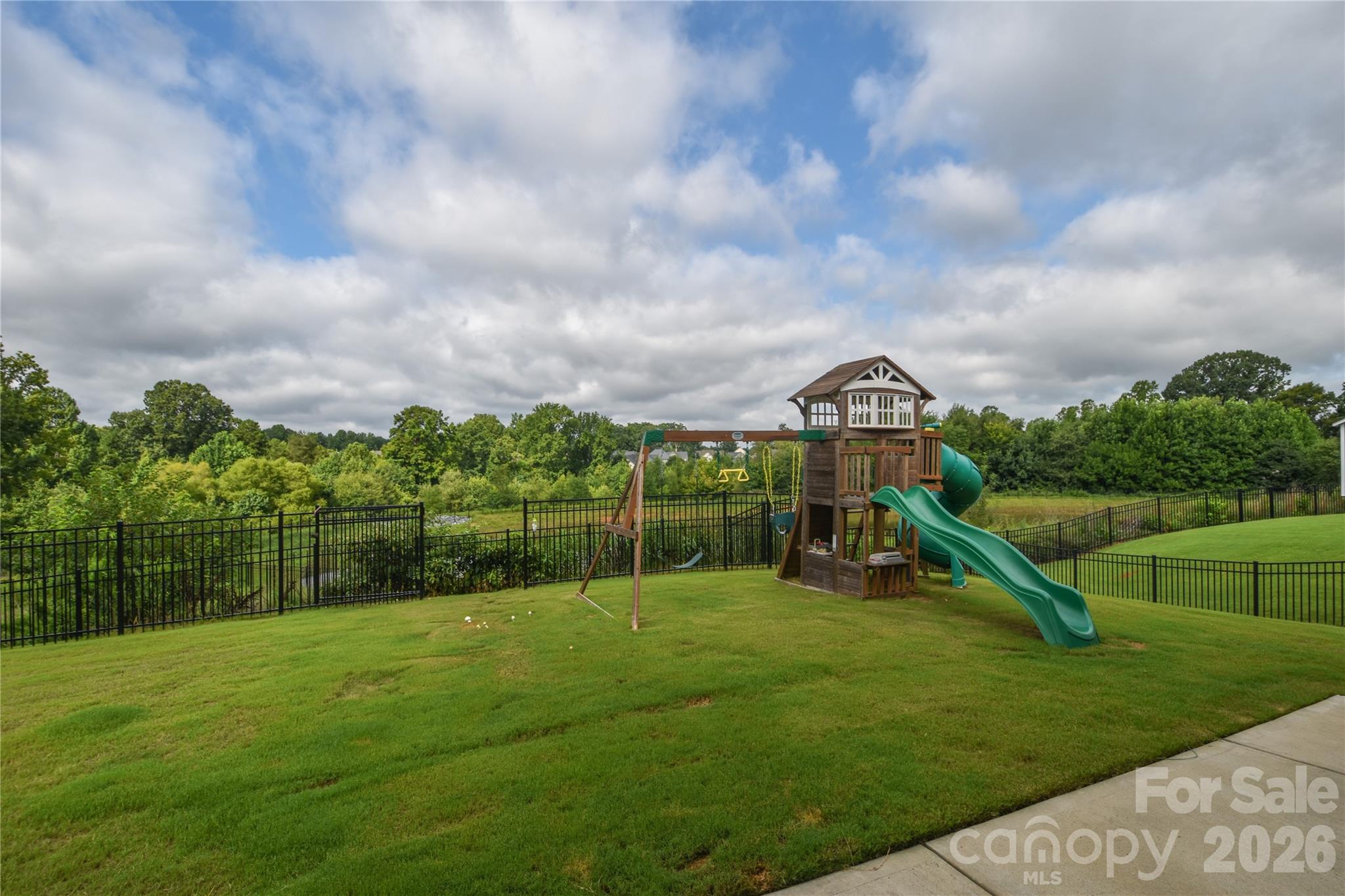 Single Family Residence at 125 Dawn Run Loop, Mooresville, photo 20 of 22