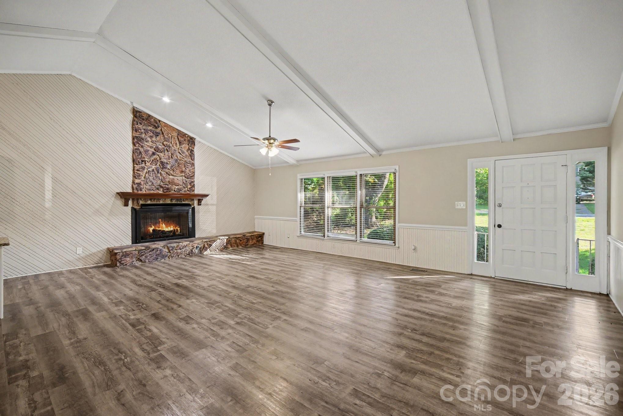 Single Family Residence at 105 Windsong Court, Gastonia, photo 5 of 36