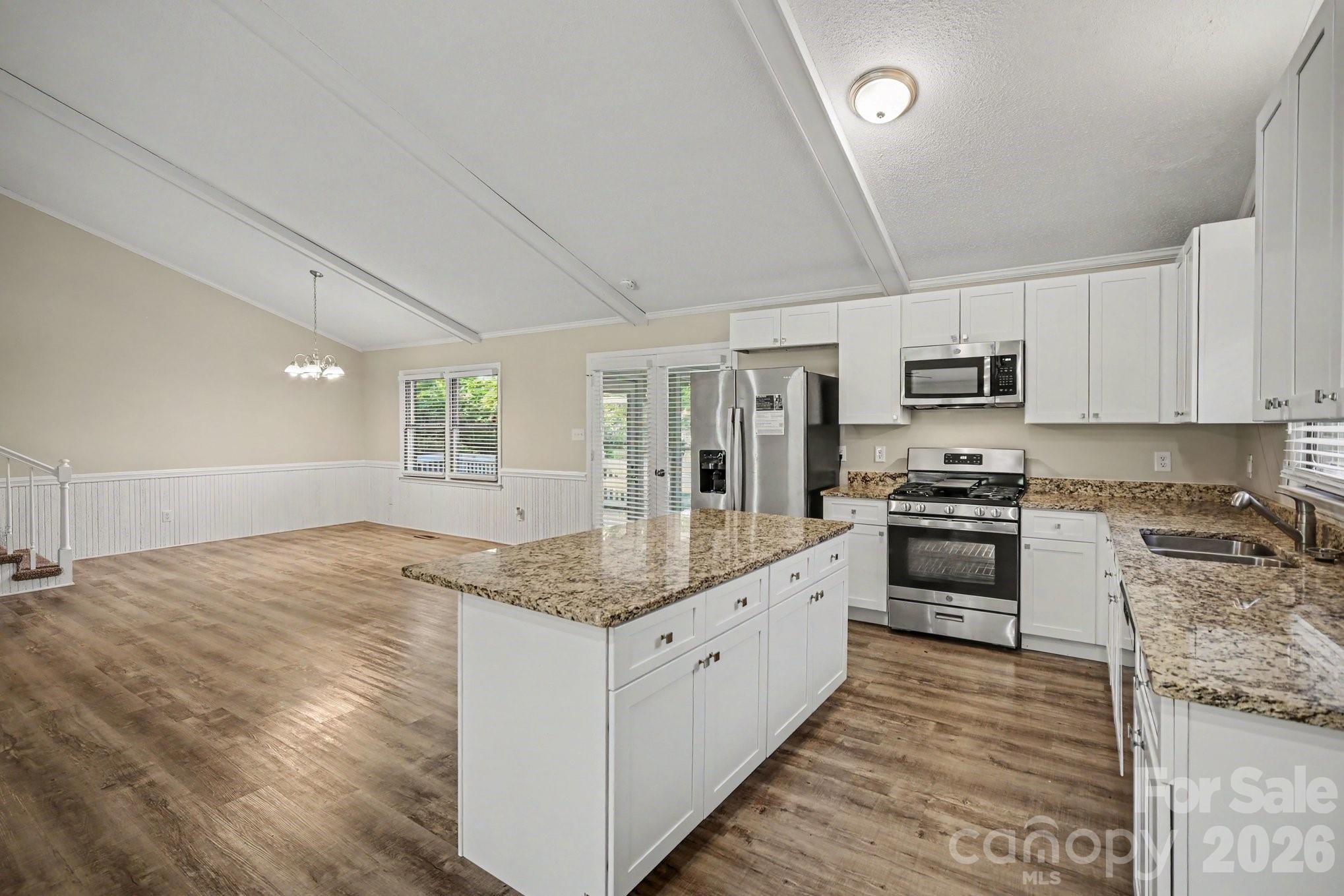 Single Family Residence at 105 Windsong Court, Gastonia, photo 8 of 36