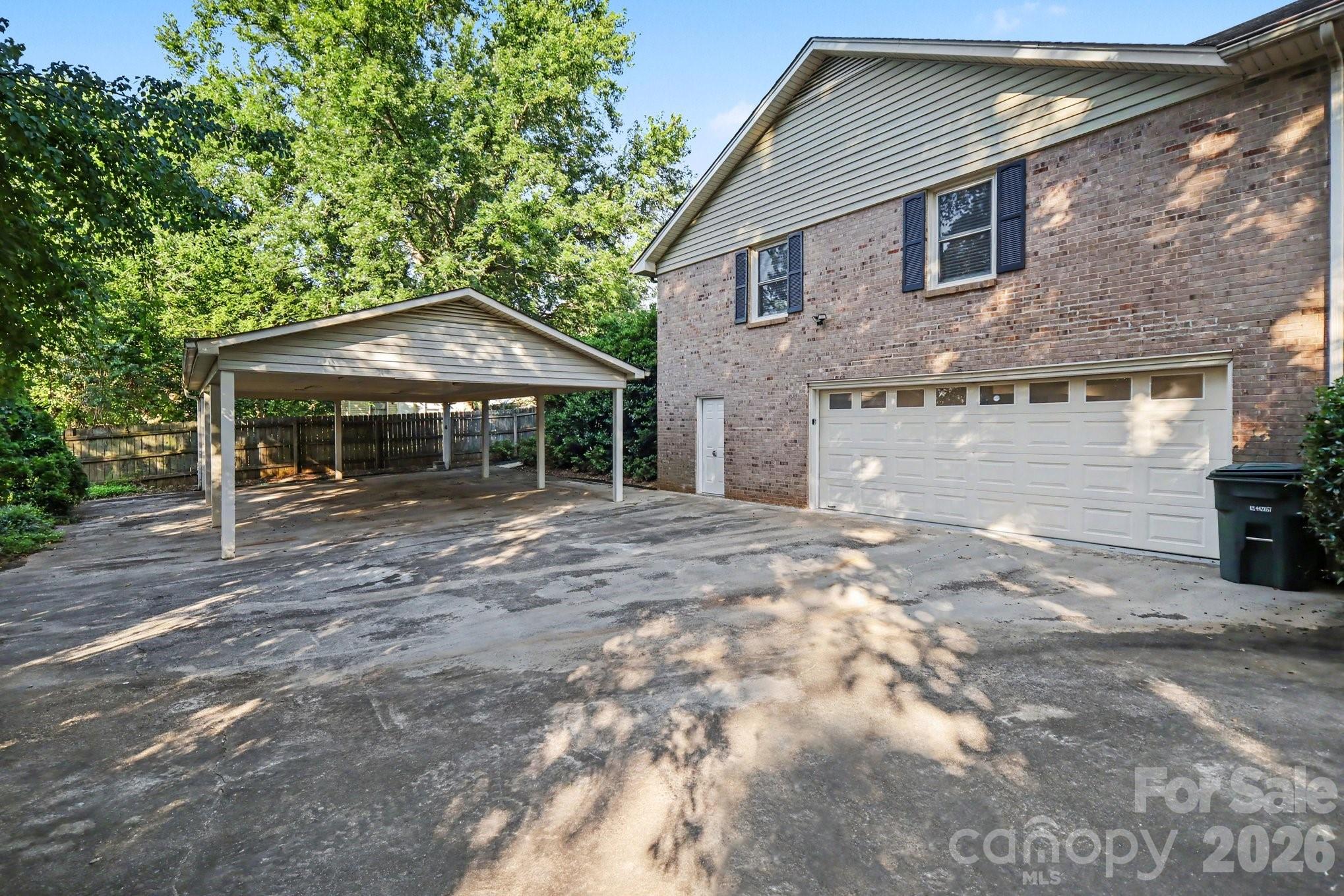 Single Family Residence at 105 Windsong Court, Gastonia, photo 32 of 36