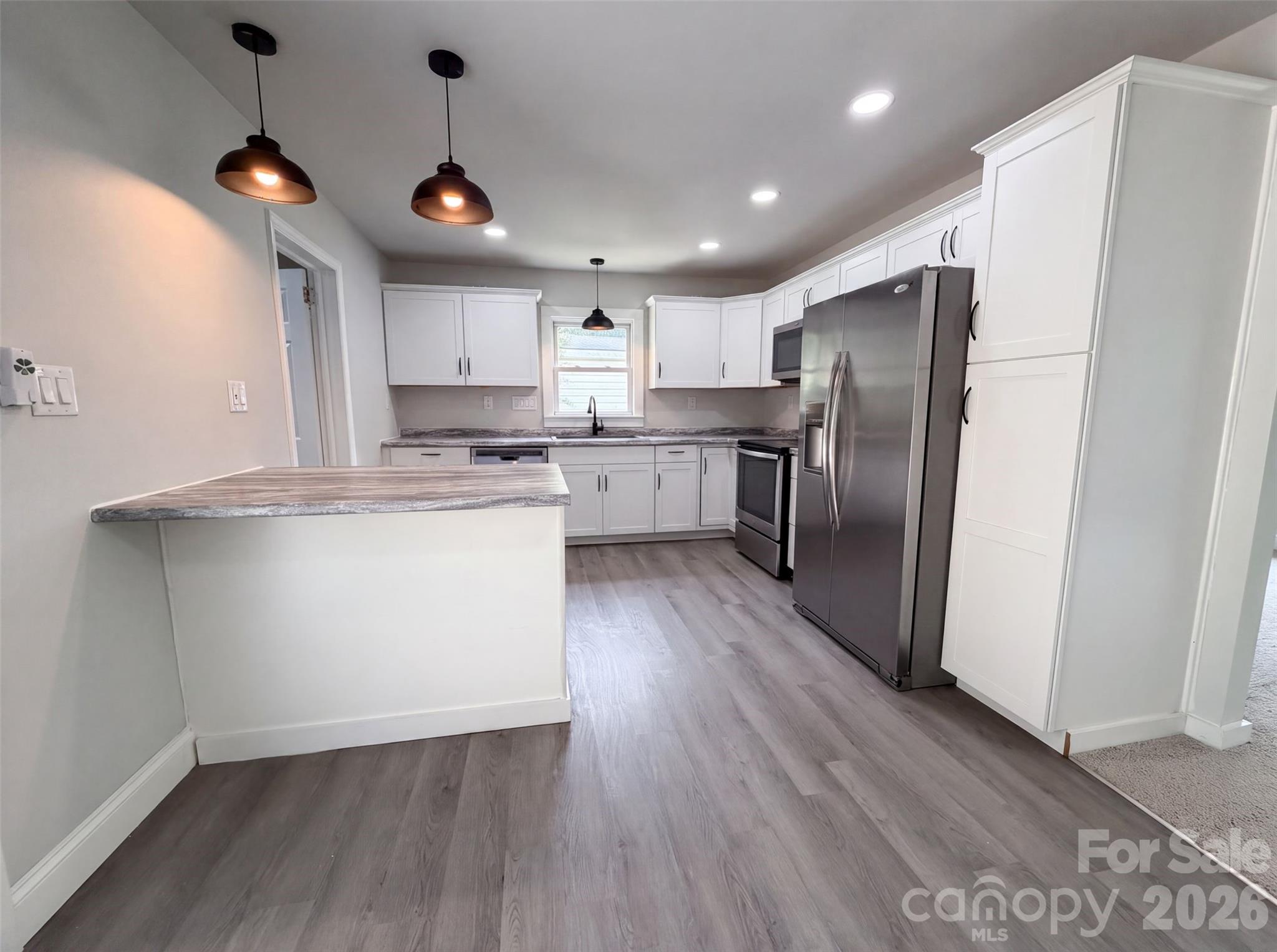 Single Family Residence at 704 Morningside Drive, Mount Holly, photo 9 of 20
