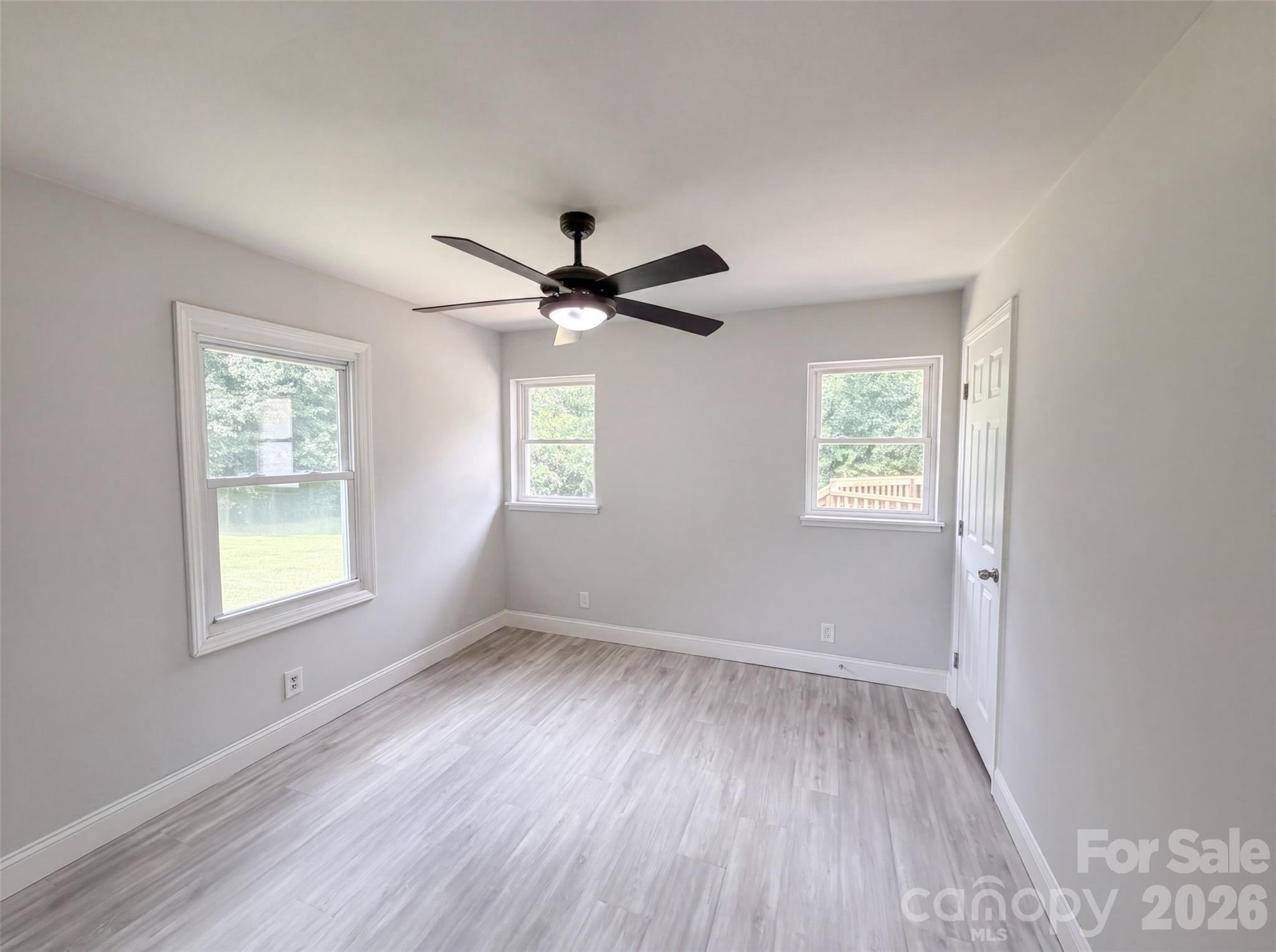 Single Family Residence at 704 Morningside Drive, Mount Holly, photo 14 of 20