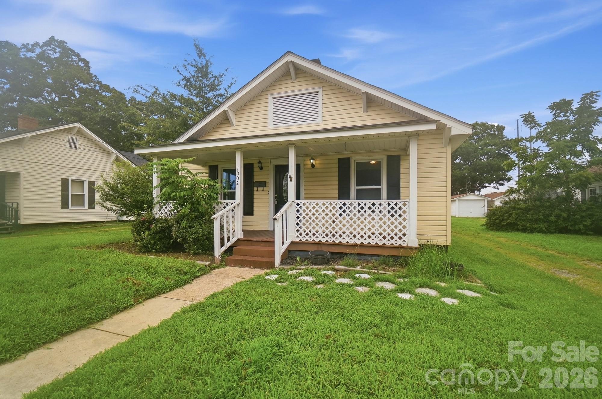Single Family Residence at 1002 N Ridge Avenue, Kannapolis, photo 2 of 37