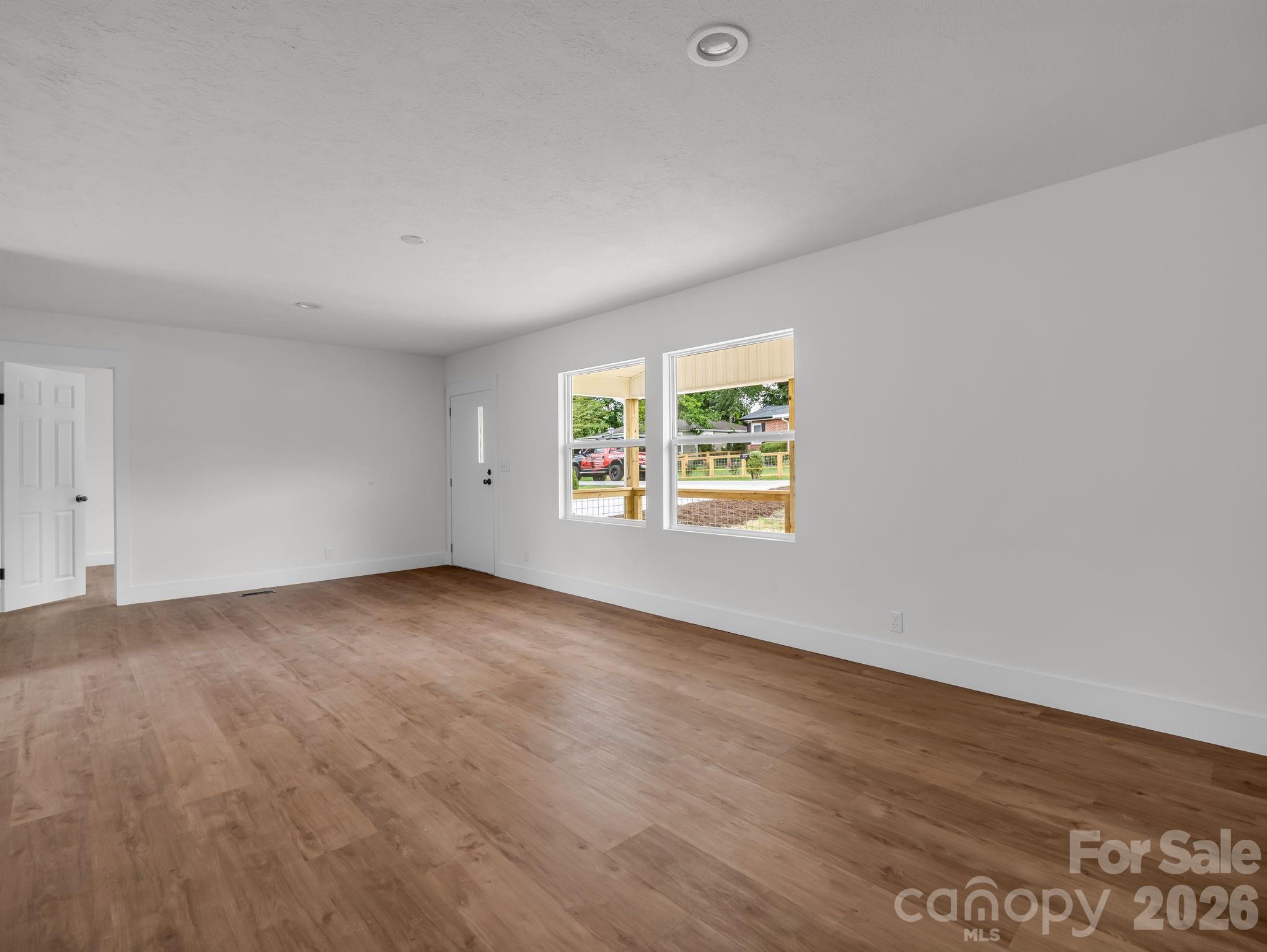 Single Family Residence at 115 Maplewood Knoll Drive, Flat Rock, photo 8 of 35