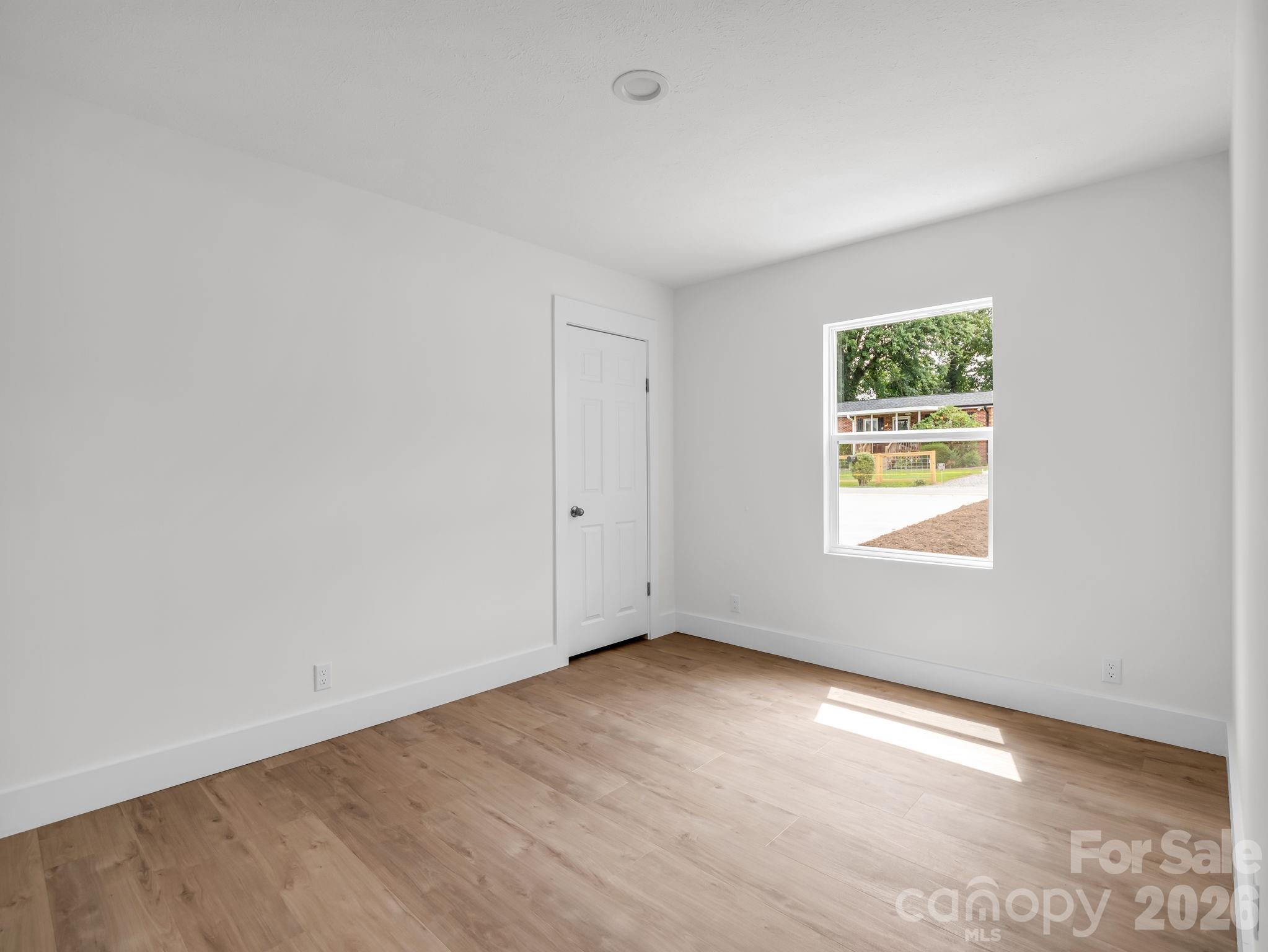 Single Family Residence at 115 Maplewood Knoll Drive, Flat Rock, photo 23 of 35