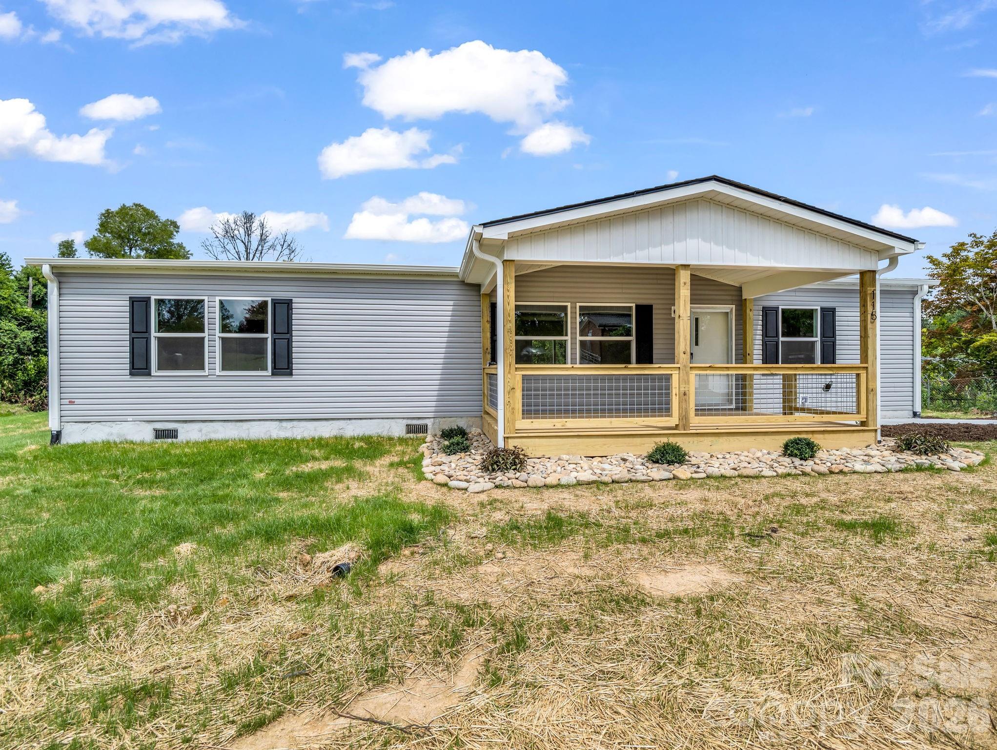 Single Family Residence at 115 Maplewood Knoll Drive, Flat Rock, photo 32 of 35