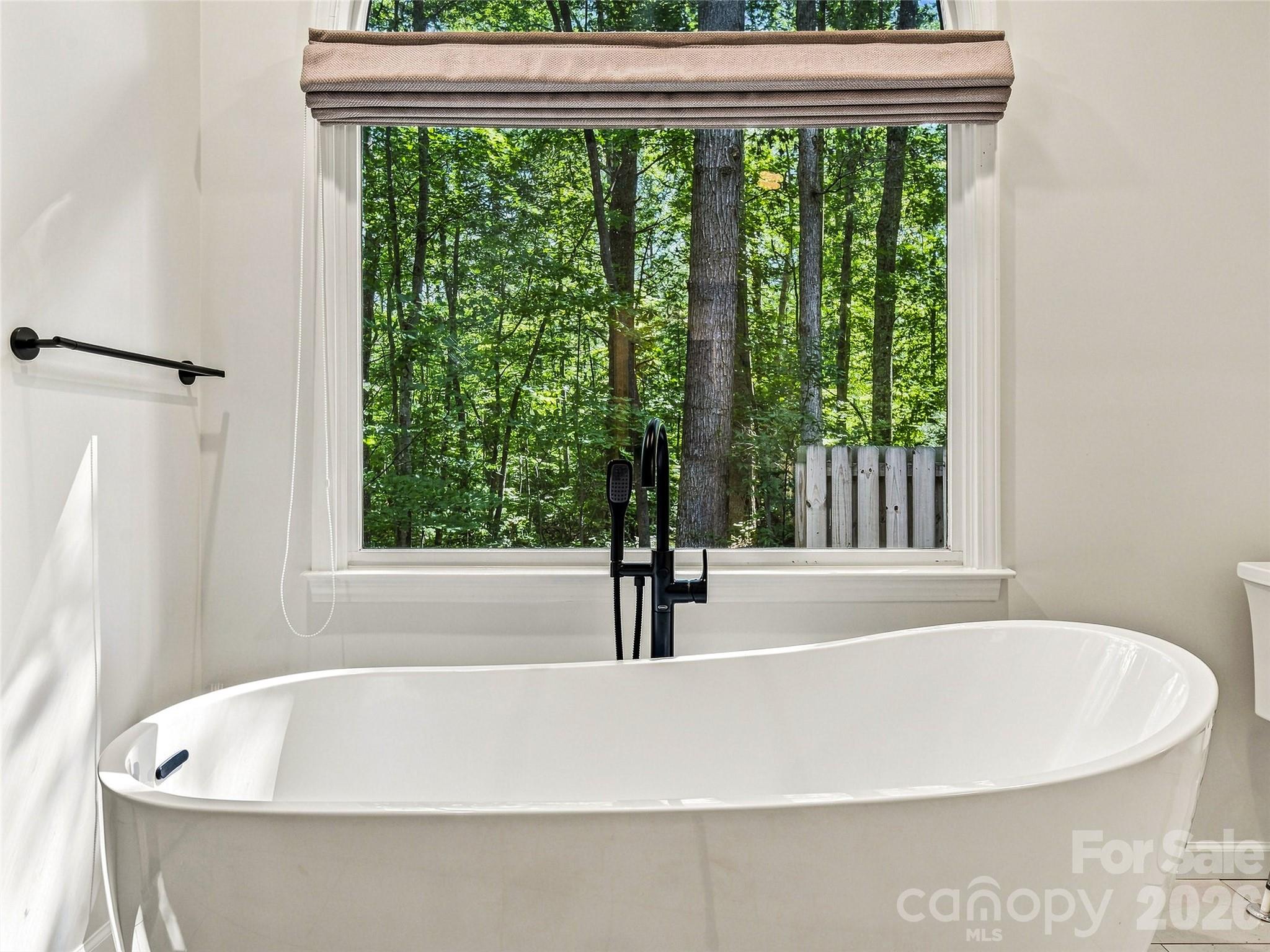 Single Family Residence at 70 Promised Ridge Drive, Hendersonville, photo 15 of 48