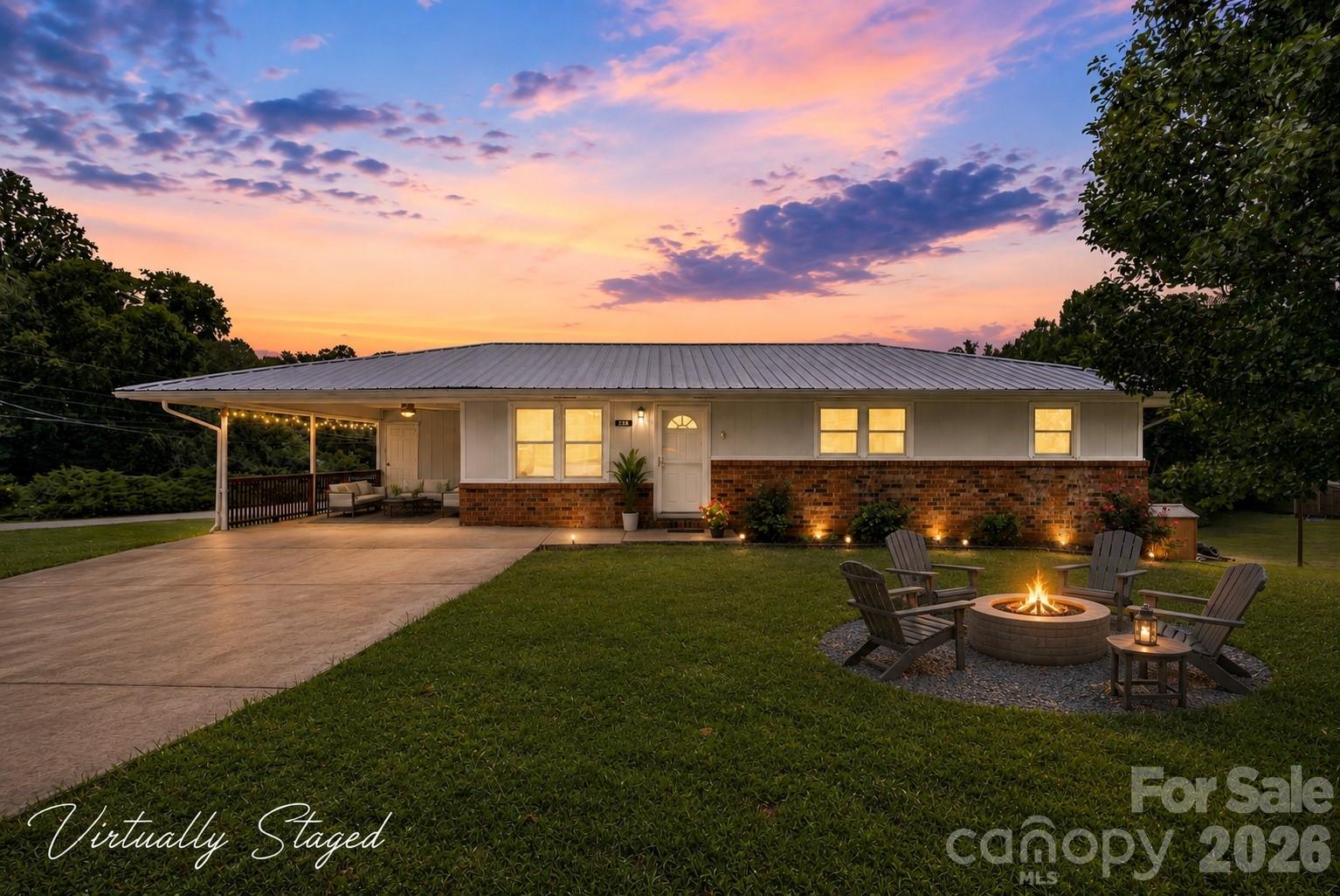 Single Family Residence at 224 Cherokee Way, Marion, photo 2 of 39