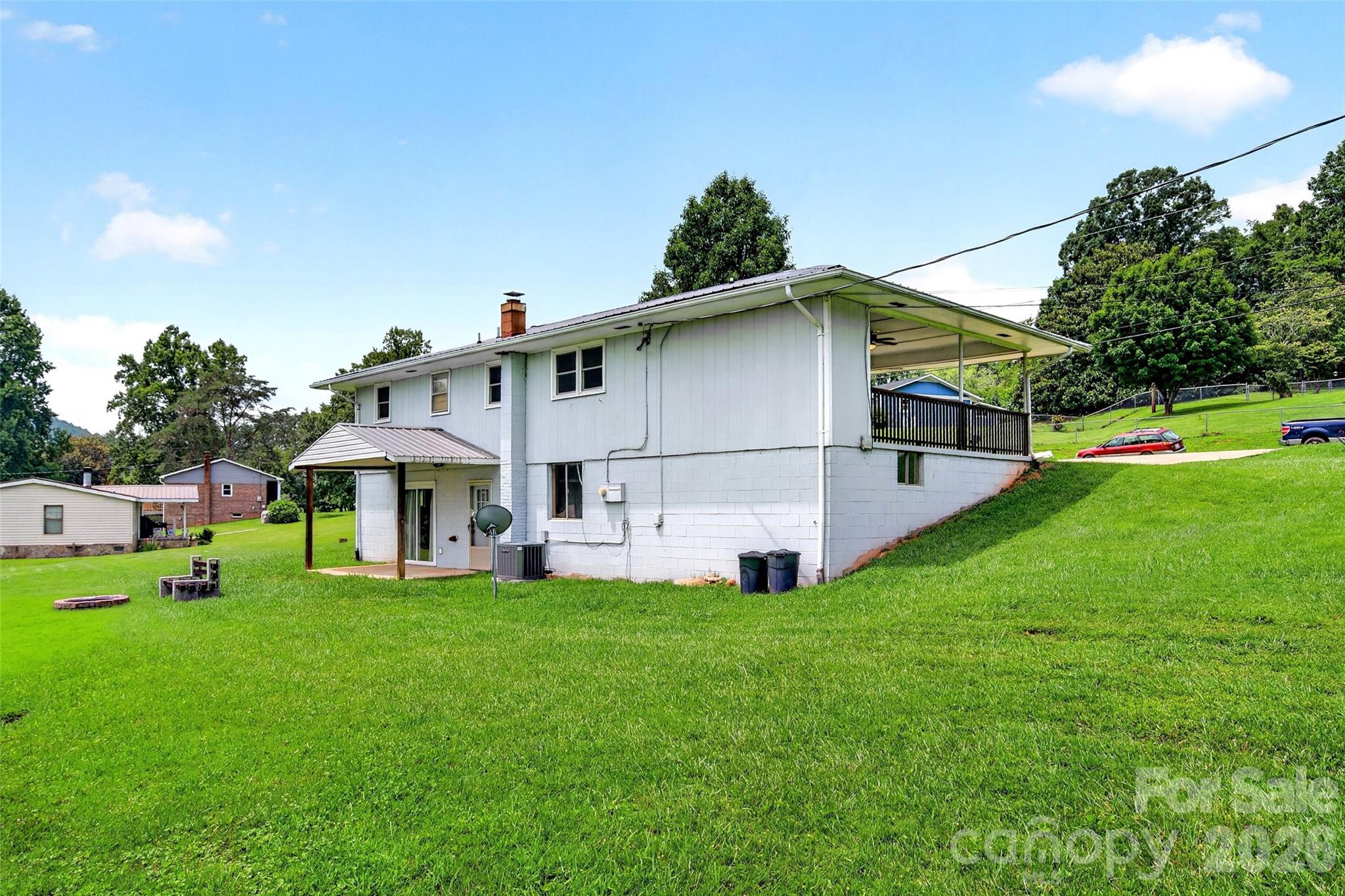 Single Family Residence at 224 Cherokee Way, Marion, photo 6 of 39