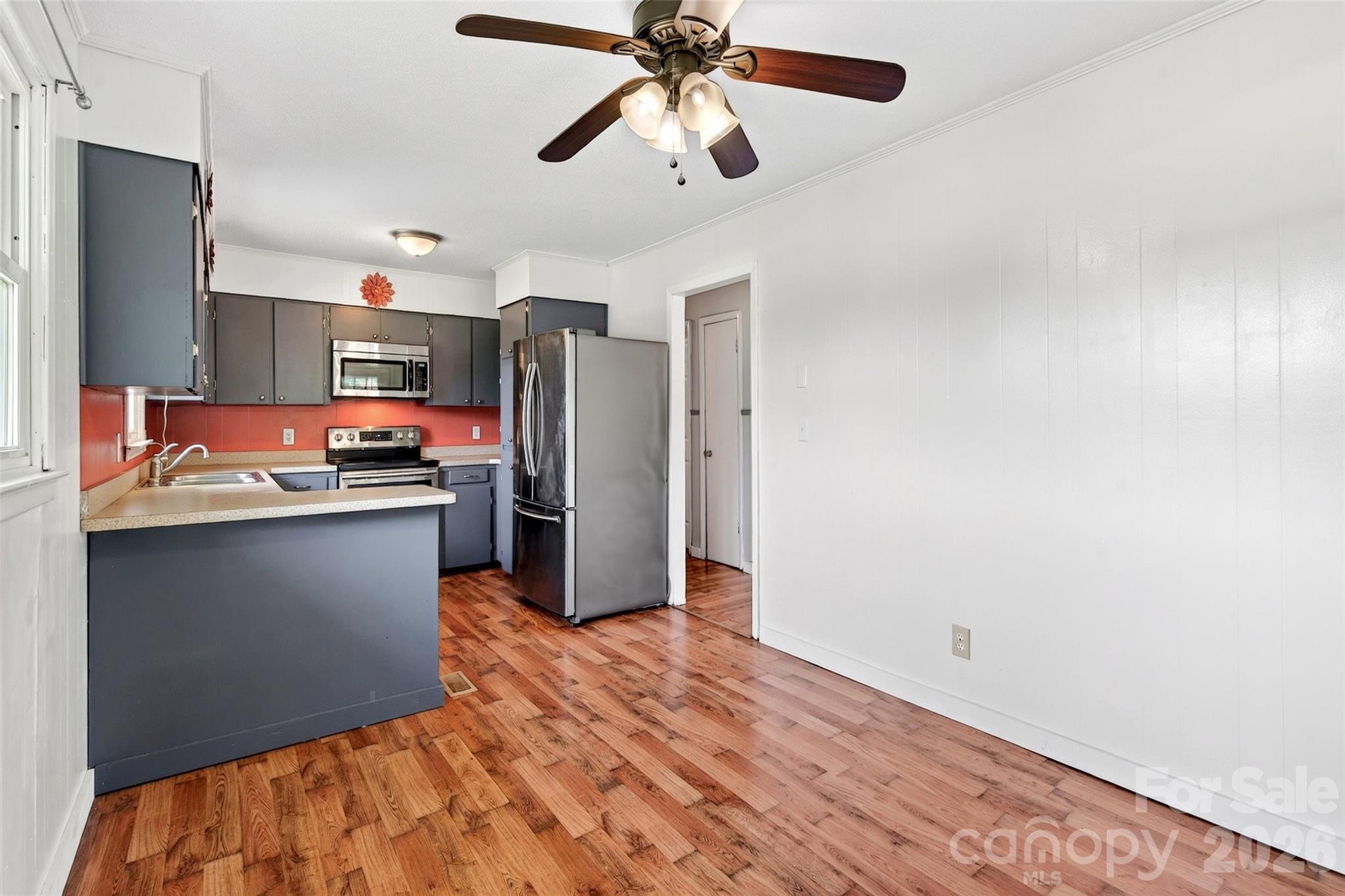 Single Family Residence at 224 Cherokee Way, Marion, photo 16 of 39
