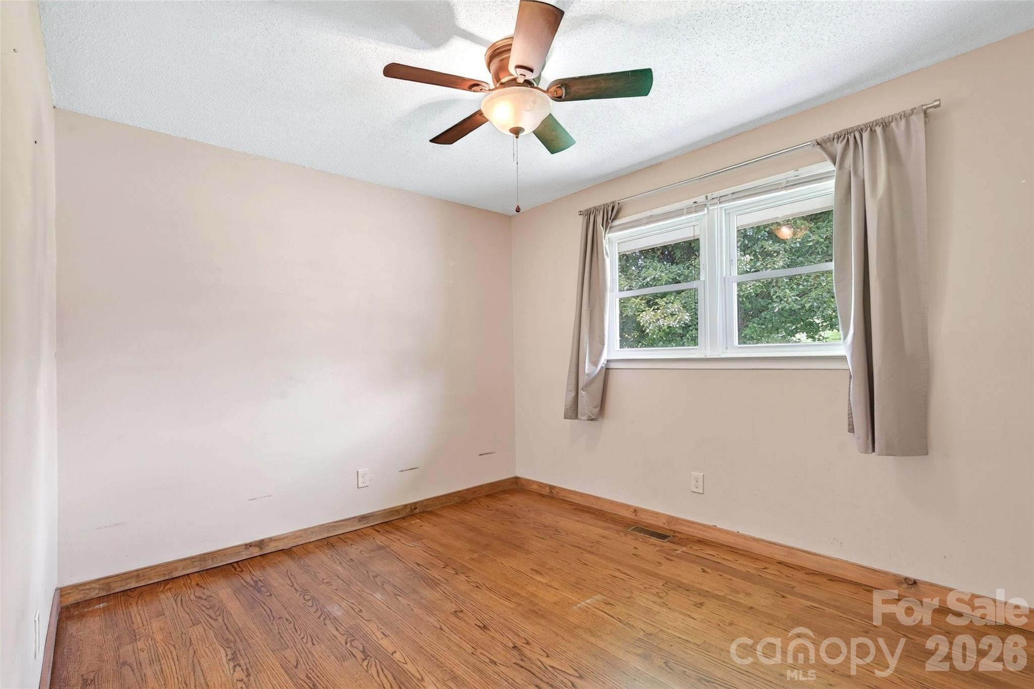 Single Family Residence at 224 Cherokee Way, Marion, photo 22 of 39