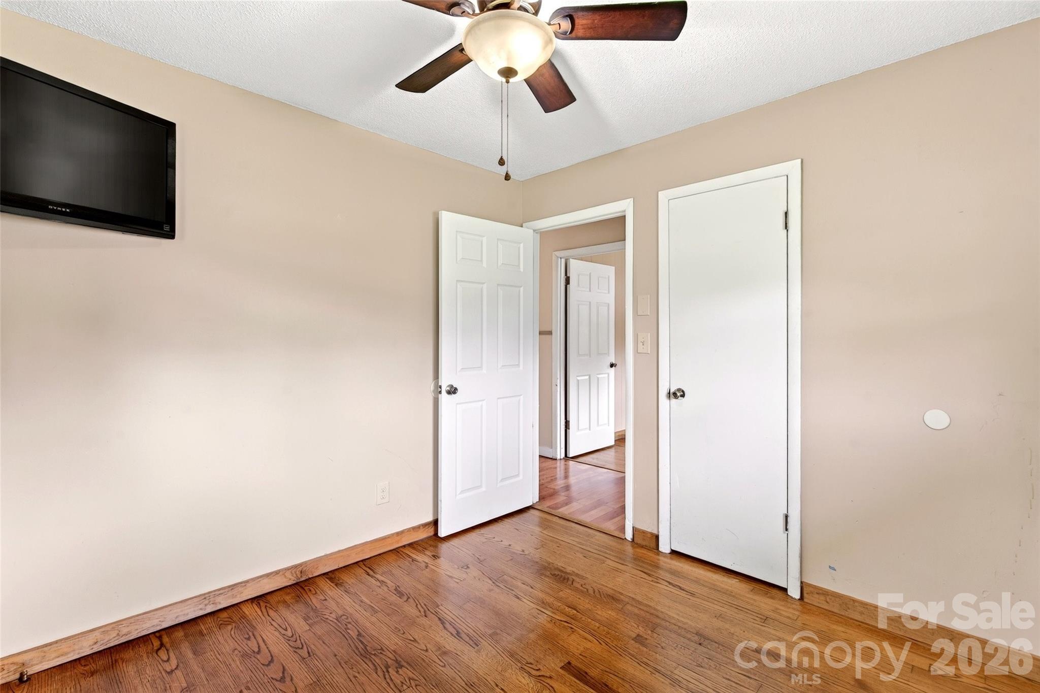 Single Family Residence at 224 Cherokee Way, Marion, photo 27 of 39
