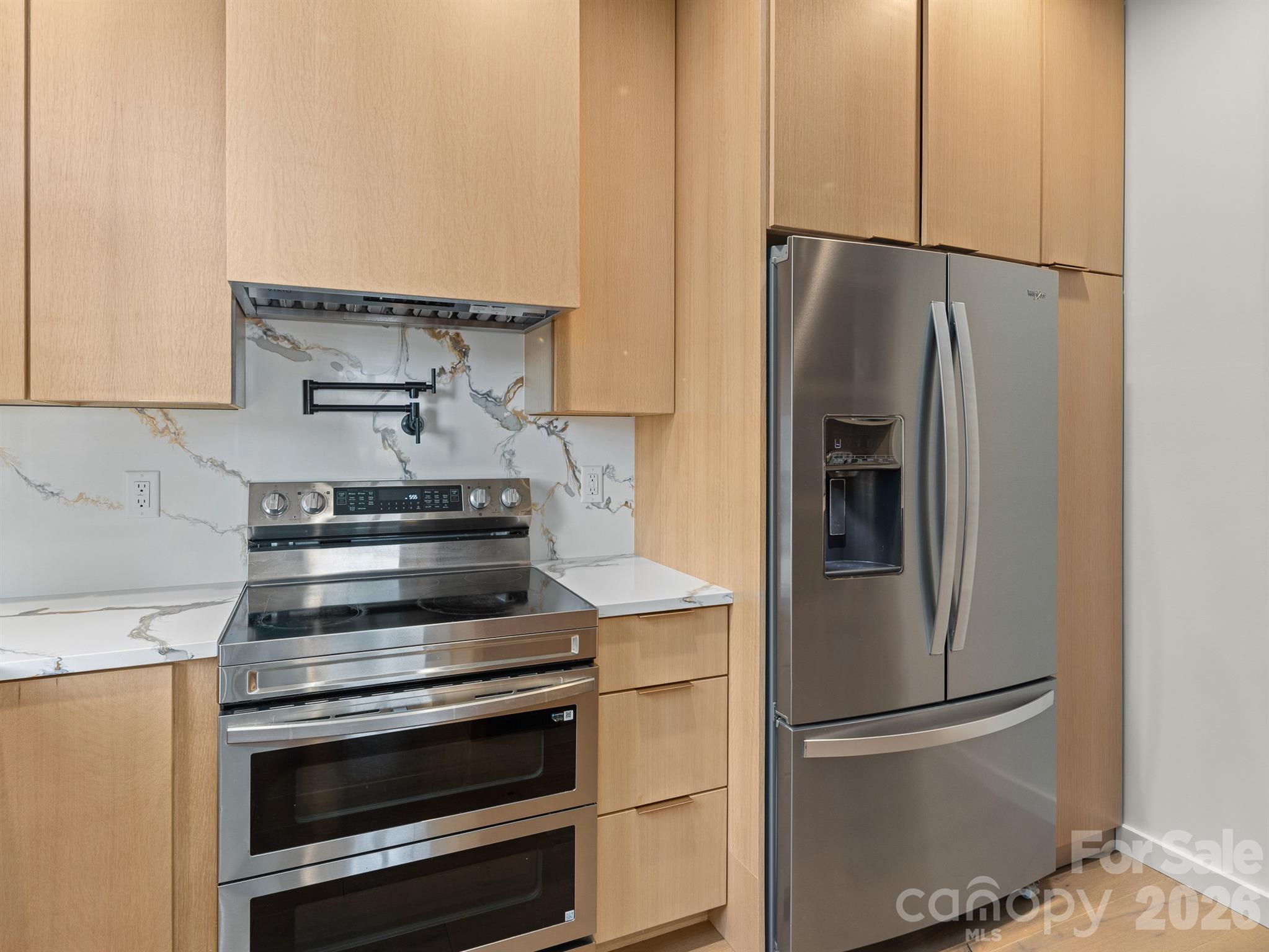 dual-oven - 52 Klimovych Road, Hendersonville