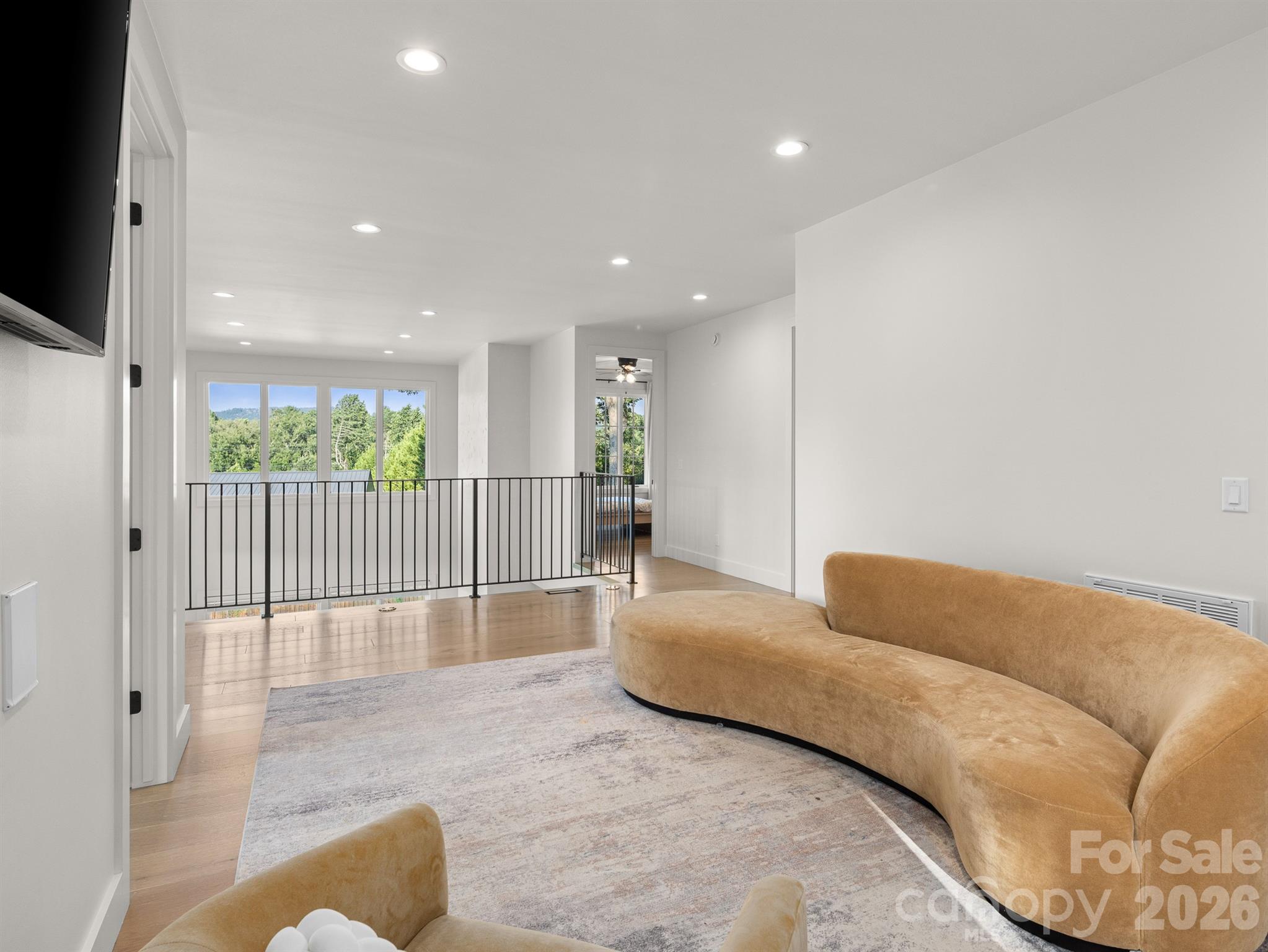 2nd living area with mountain views - 52 Klimovych Road, Hendersonville