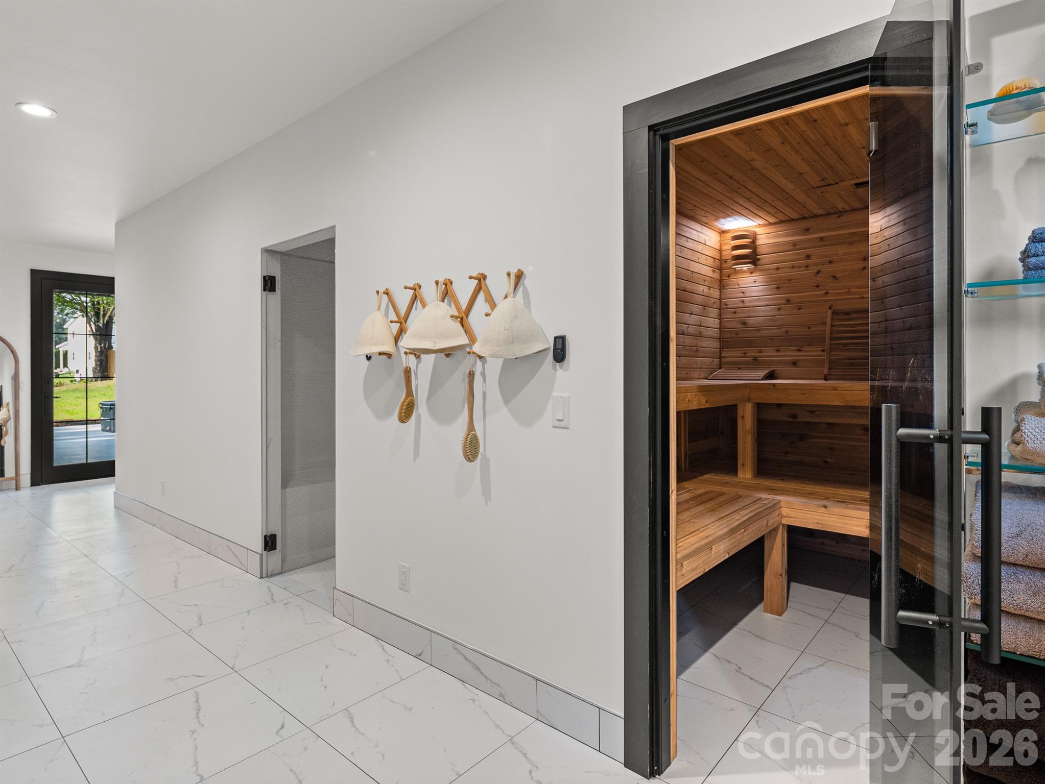 Hot and Wet Sauna - 52 Klimovych Road, Hendersonville