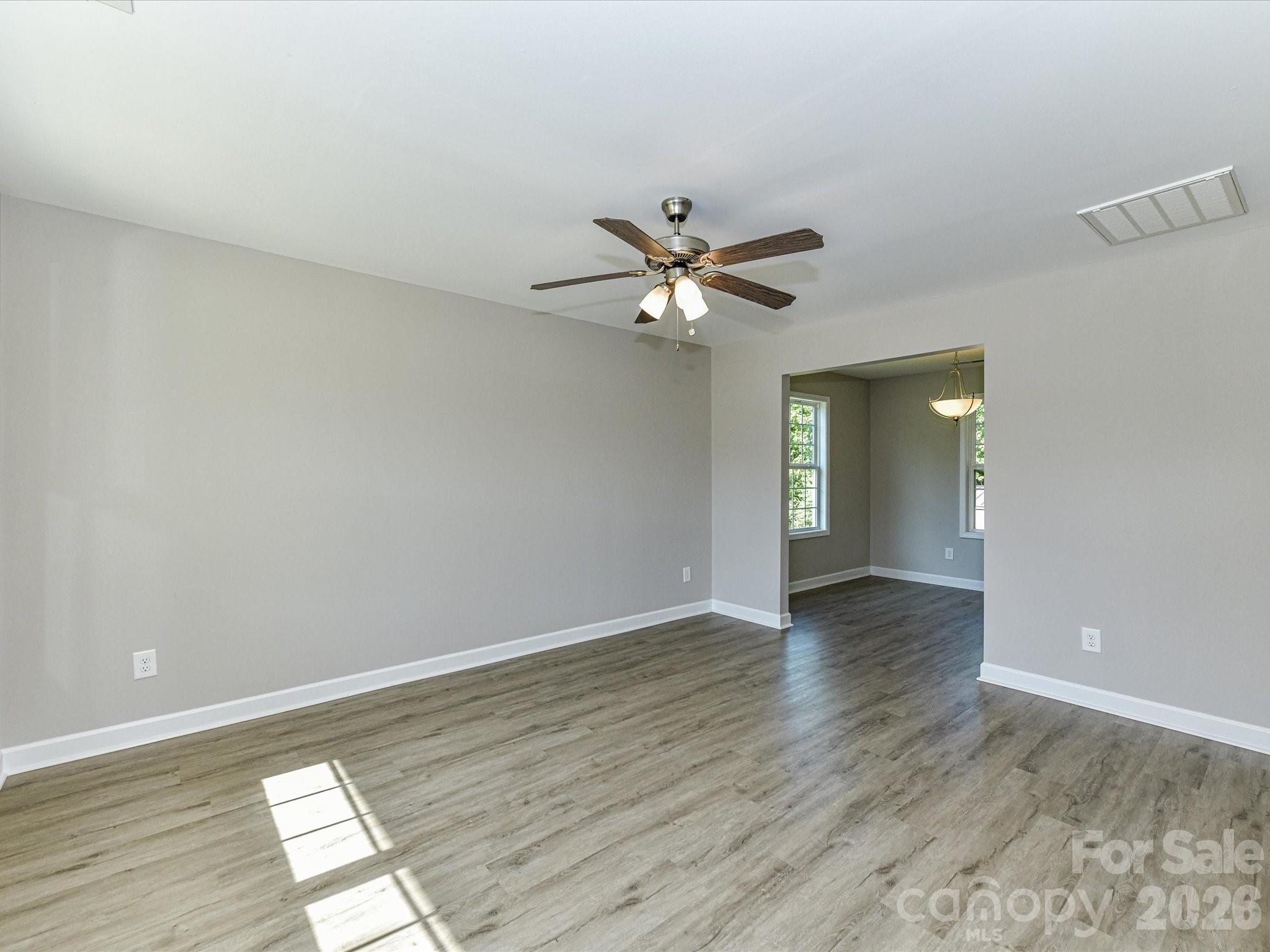 Living Room - 550 Claymon Road, Oakboro