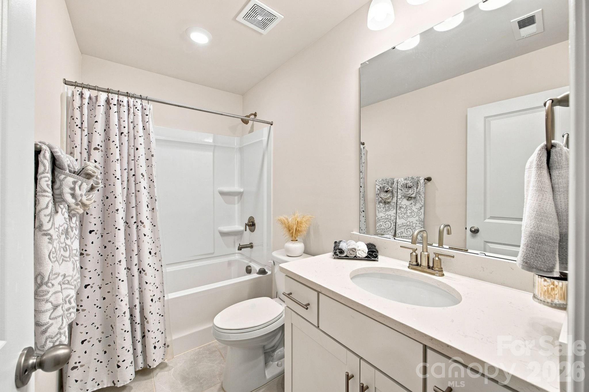 Upstairs full bathroom - 8125 Warford Little Road, Denver