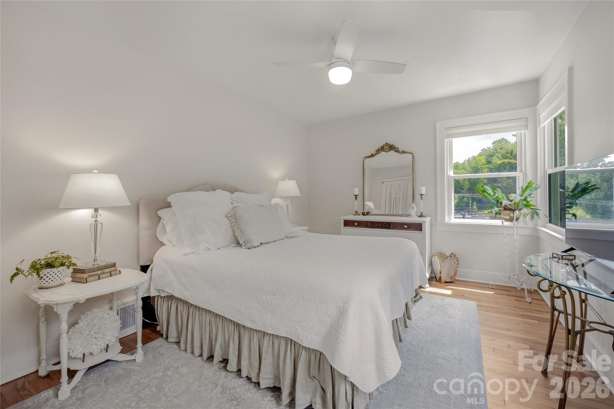 Bedroom - 10 Springdale Road, Asheville