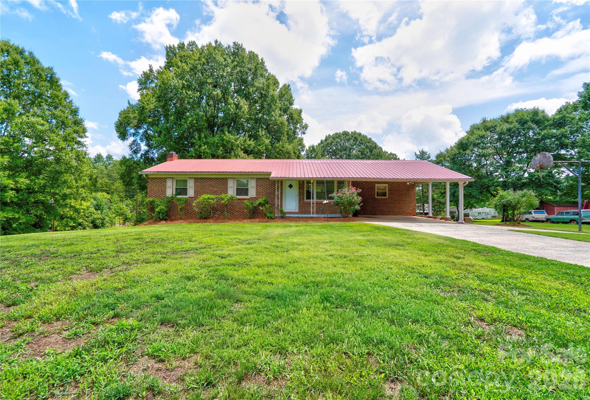 Single Family Residence at 100 Sherwood Drive, Shelby, photo 2 of 28