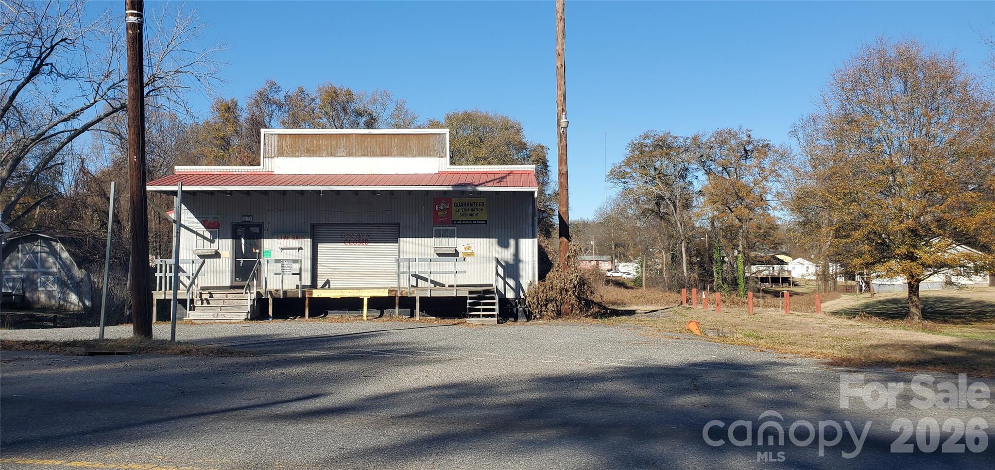 Business at 214 E Trade Street, Dallas, photo 3 of 7
