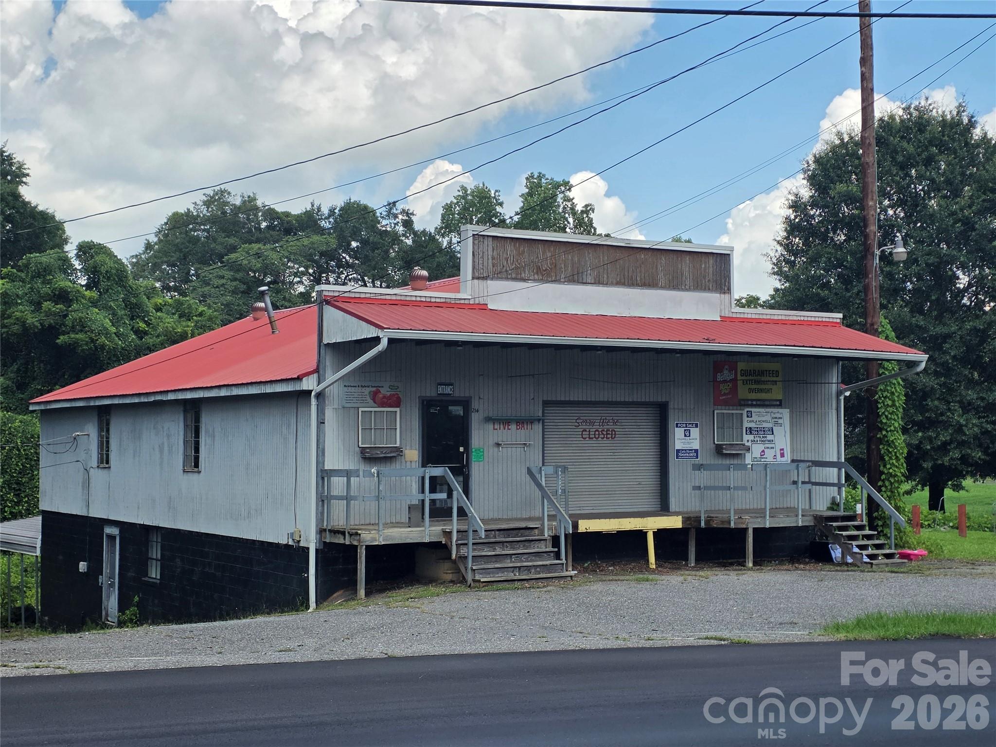 Business at 214 E Trade Street, Dallas, photo 5 of 7