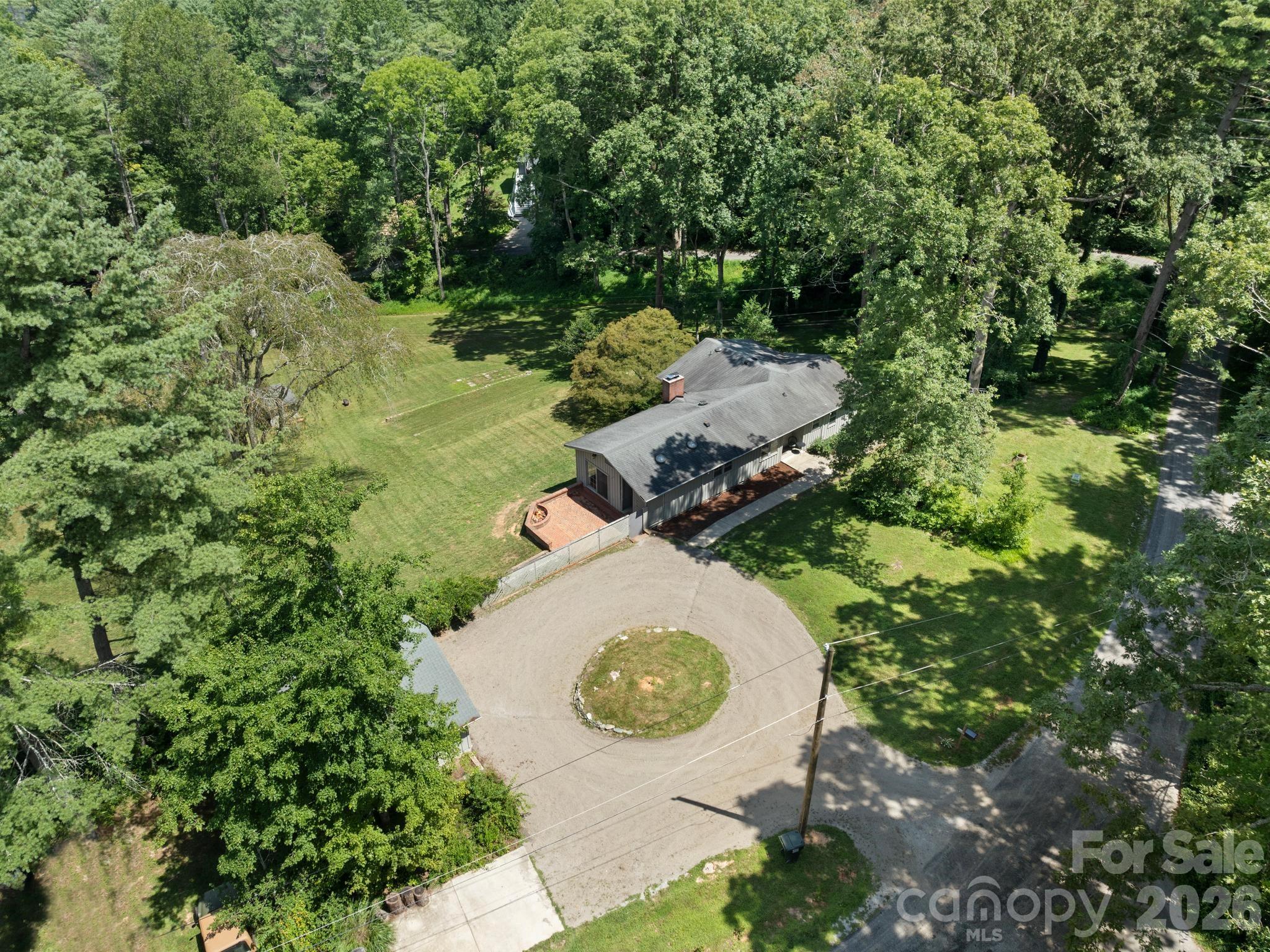 Circular driveway - 242 N Hills Drive, Hendersonville