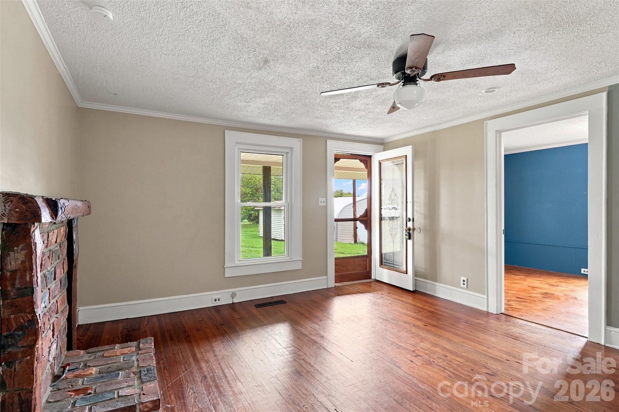 Single Family Residence at 3466 Roberta Road, Concord, photo 11 of 35