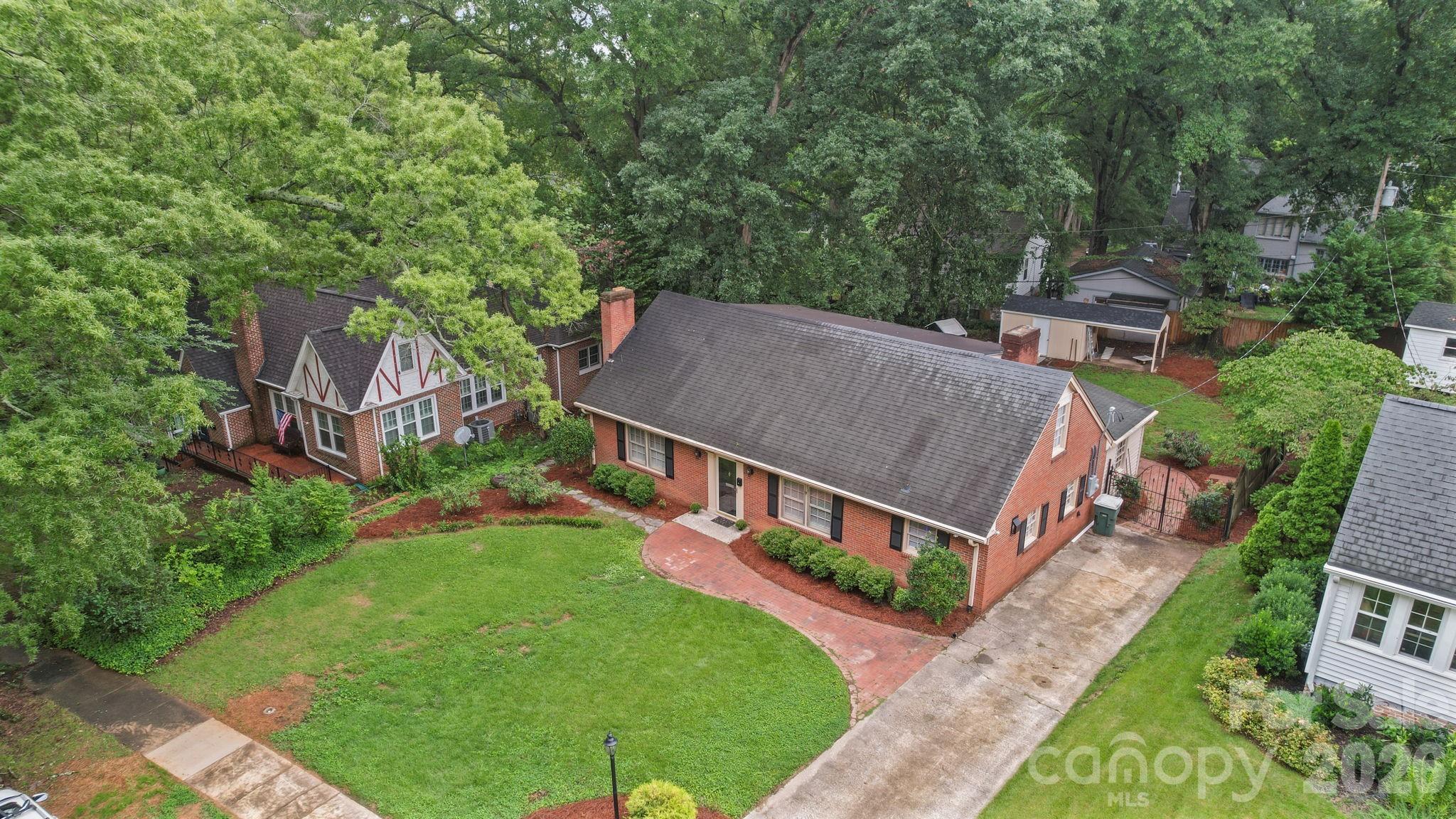Single Family Residence at 1210 Crescent Avenue, Gastonia, photo 4 of 34