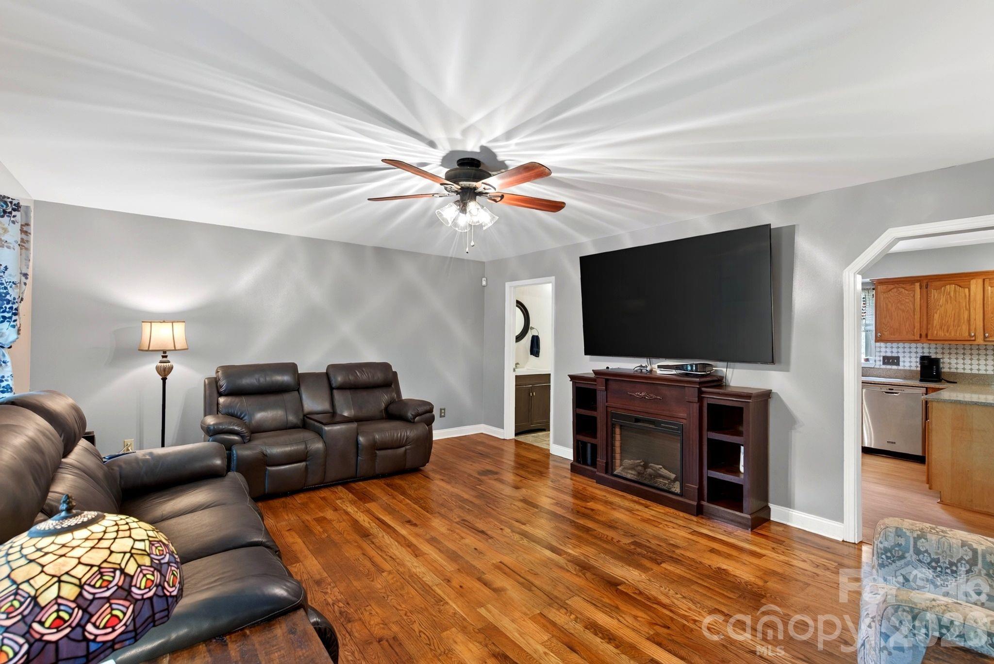 Single Family Residence at 47 Royal Oaks Road, Arden, photo 7 of 36