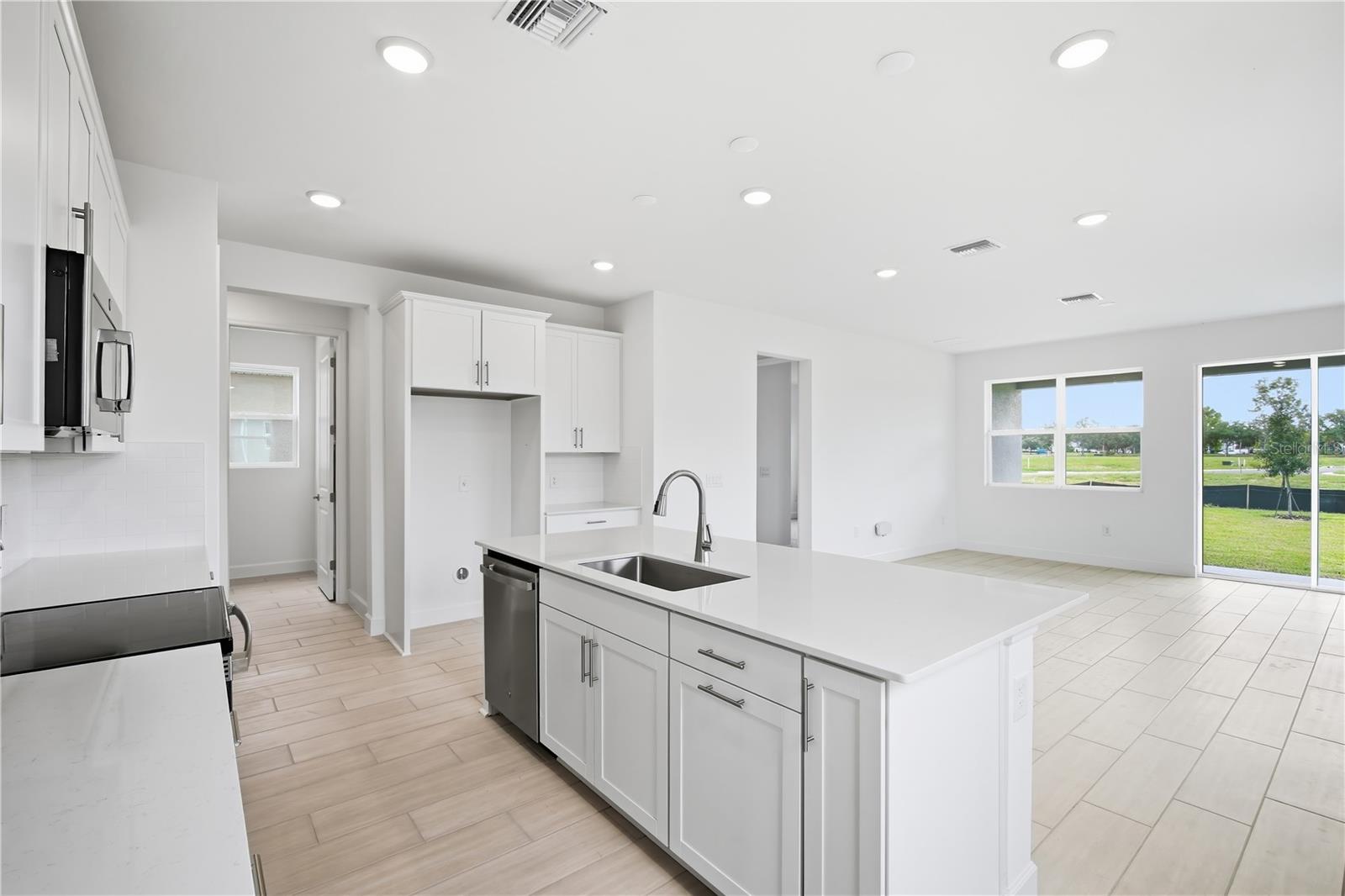 Single Family Residence at 2322 ANDERS DR, PARRISH, photo 8 of 39