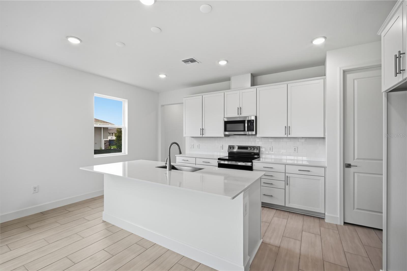 Single Family Residence at 2322 ANDERS DR, PARRISH, photo 12 of 39