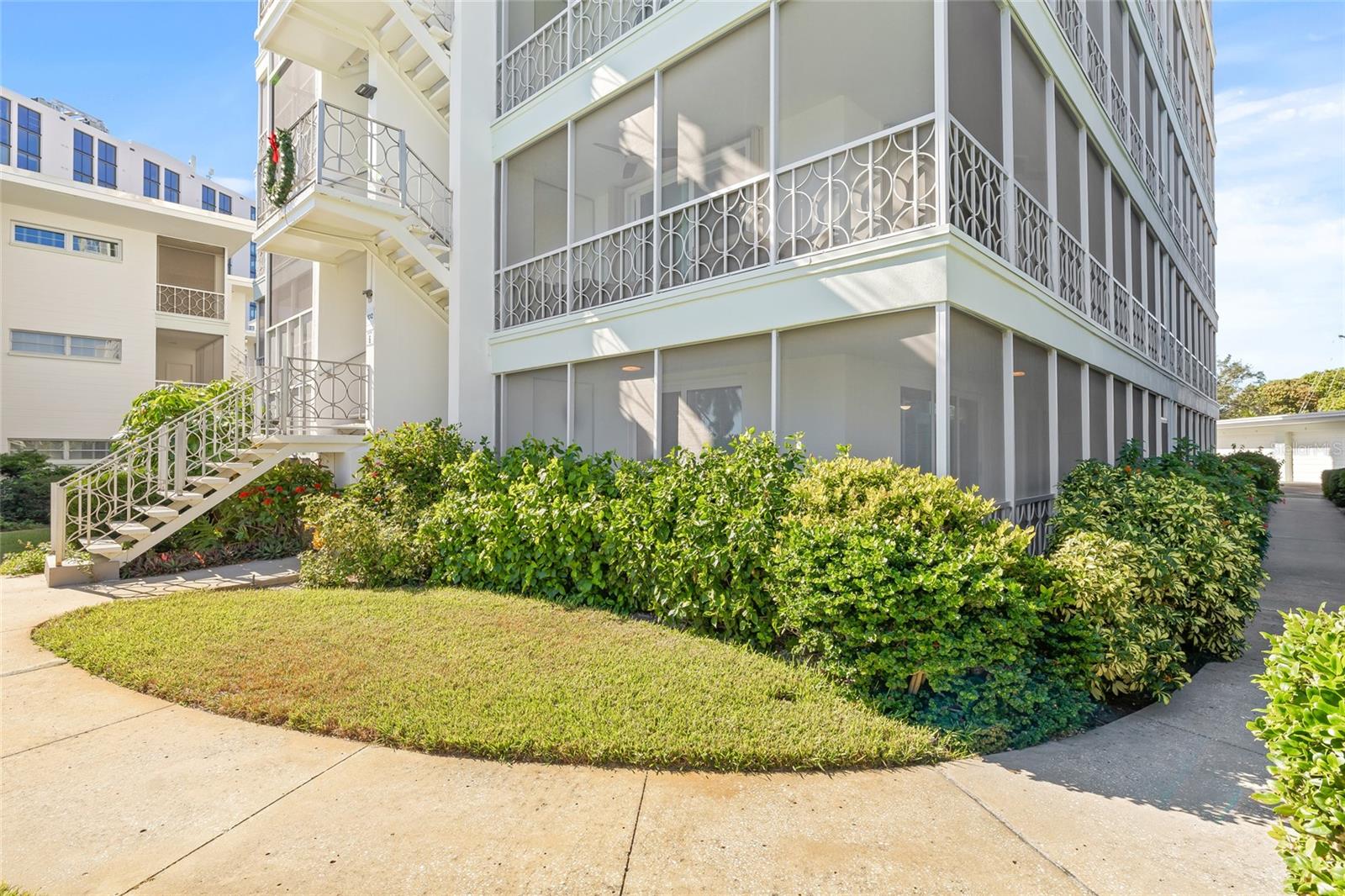 1012 N SHORE DR NE #14