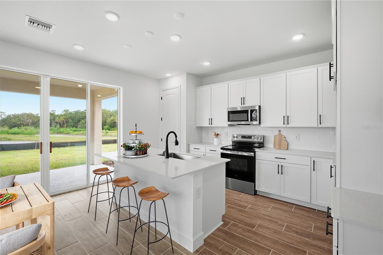 Single Family Residence at 14510 BANKS CT, PARRISH, photo 16 of 38