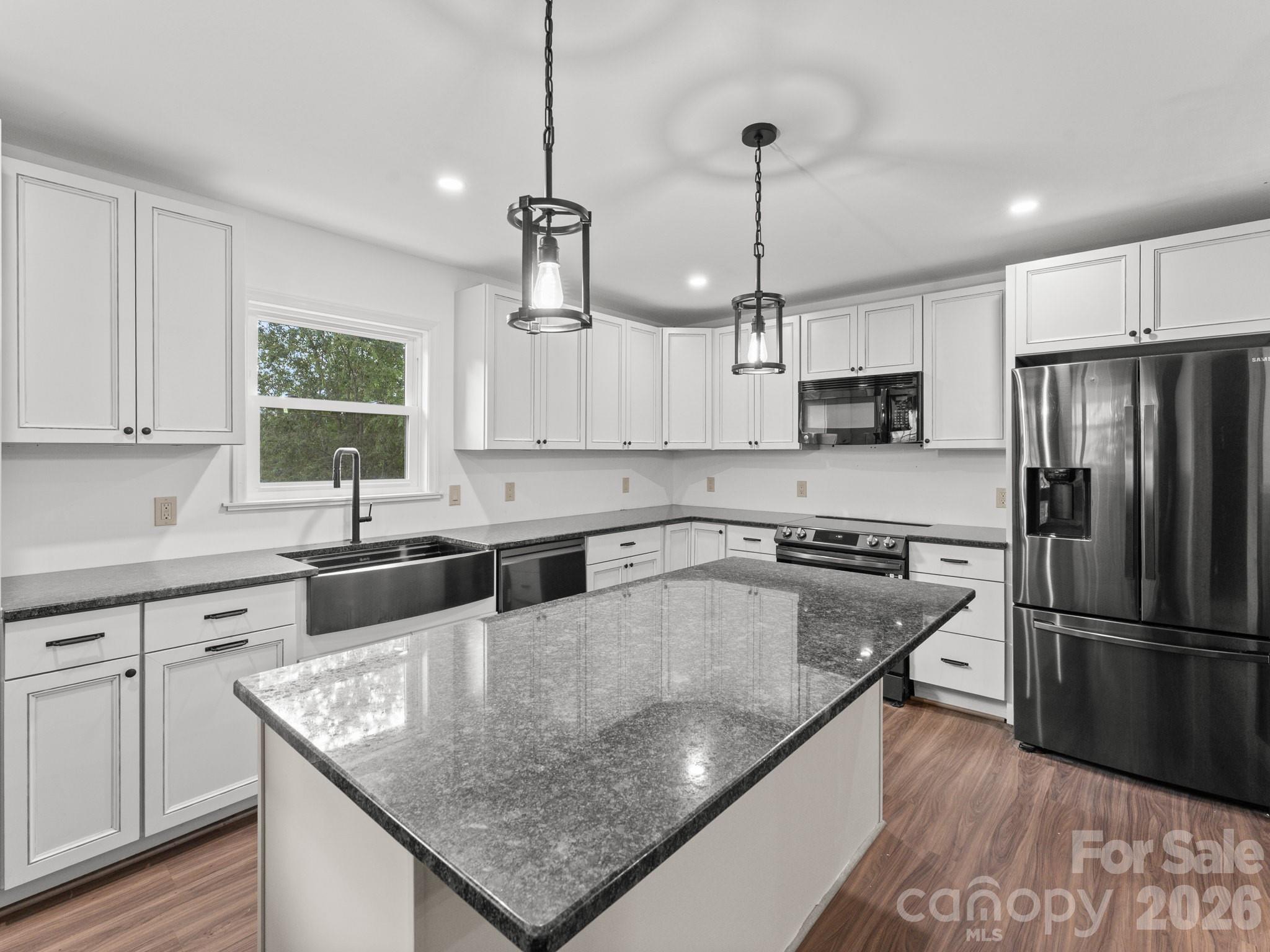 Single Family Residence at 10 Monte Vista Circle, Candler, photo 8 of 26
